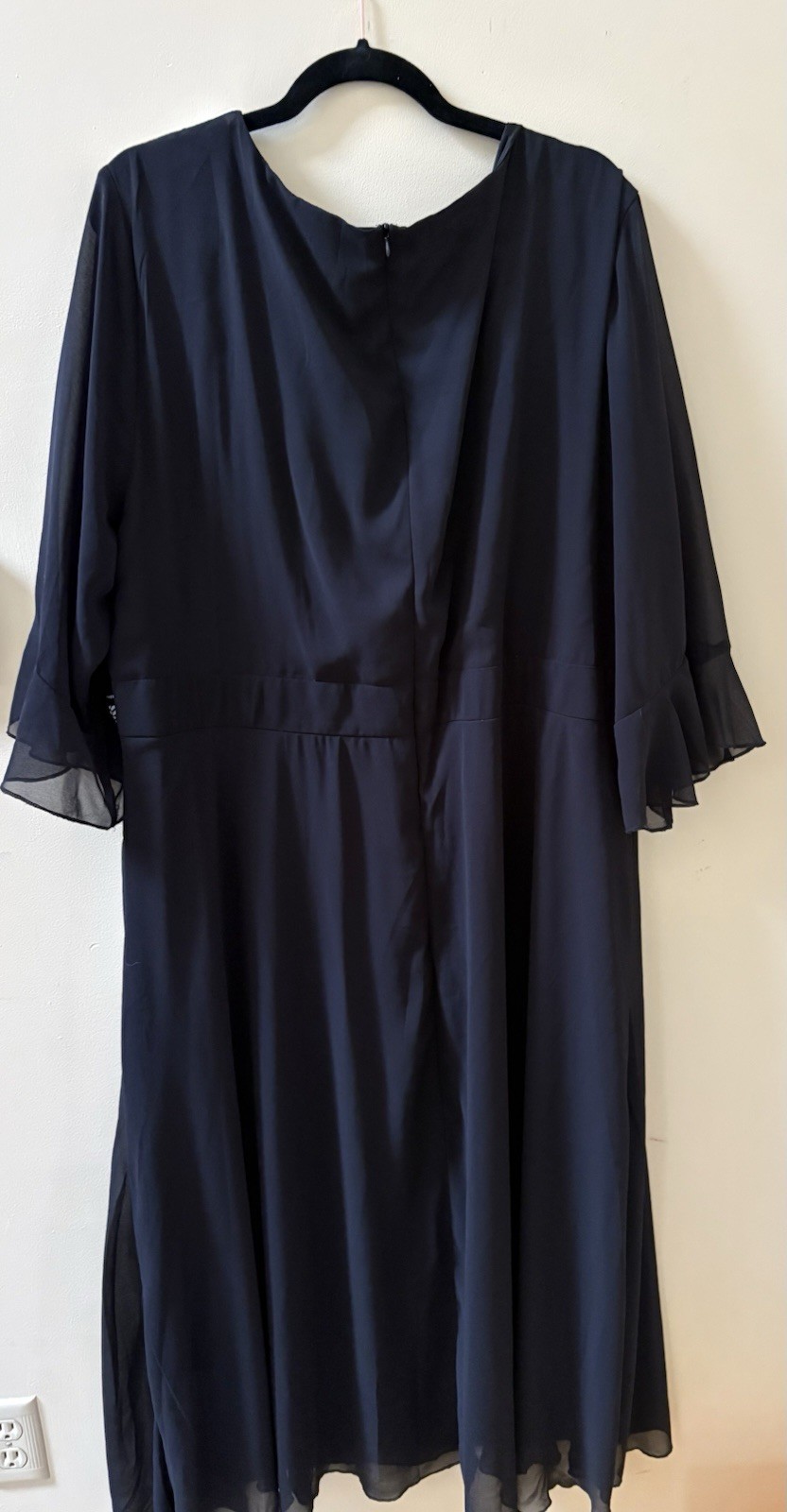 New Women’s Plus Size Black/White Dress Fits Like 3X
