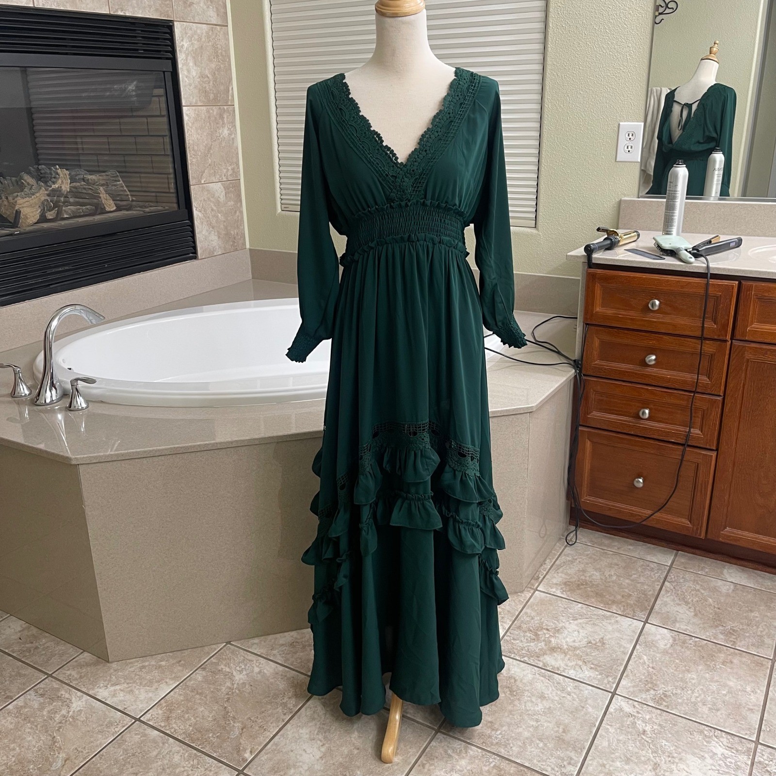 BALTICBORN pippA Women Emerald Green Tiered Ruffle Maxi Dress Long Sleeve LAre