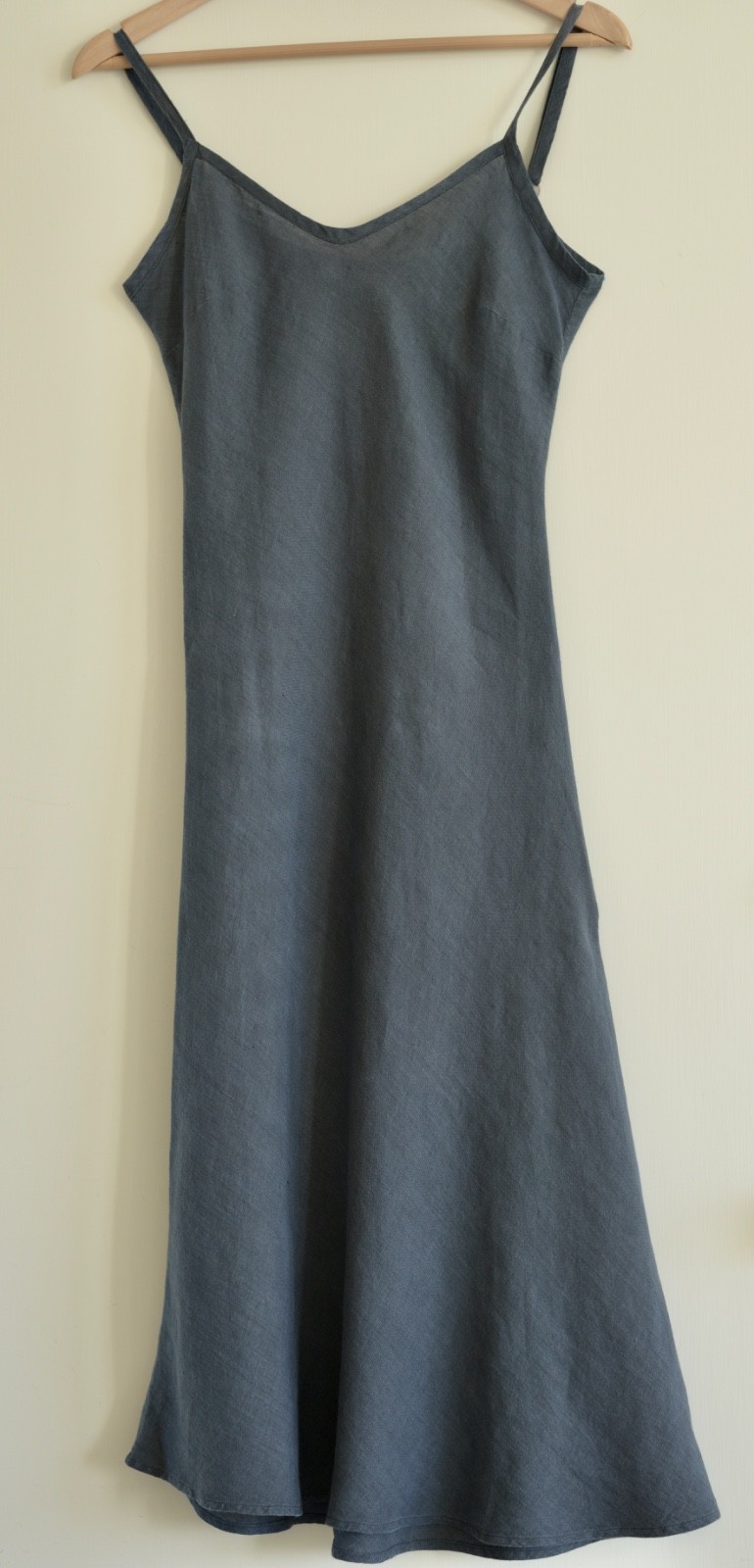SULA 100% LINEN SLIP DRESS. DESIGNER HANDCRAFTED PREMIUM QUALITY FABRIC EUC (S)