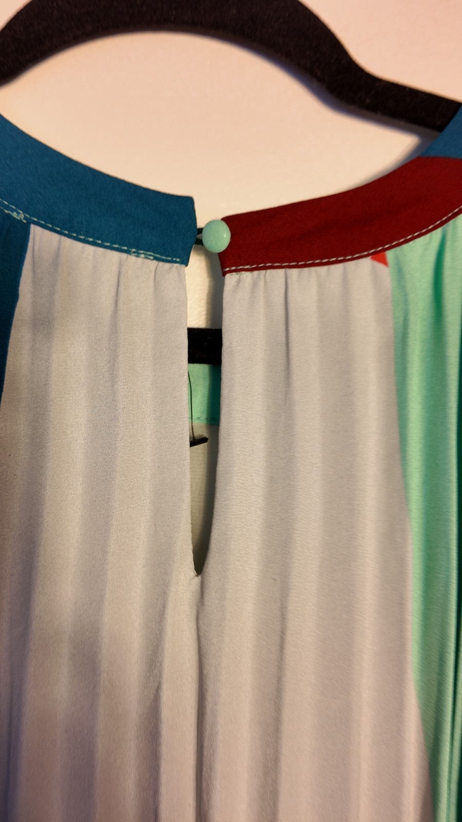 Skies Are Blue Pleated Midi Sleeveless Colorblock Dress – Women’s Size L