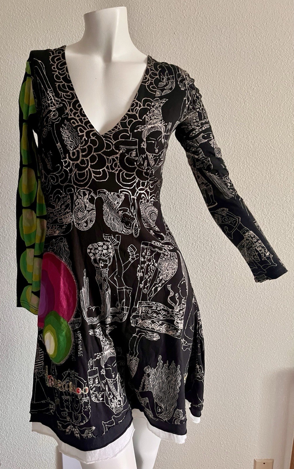 Desigual Art Print Dress Size Small Black Graphic Asymmetrical Sleeve Boho