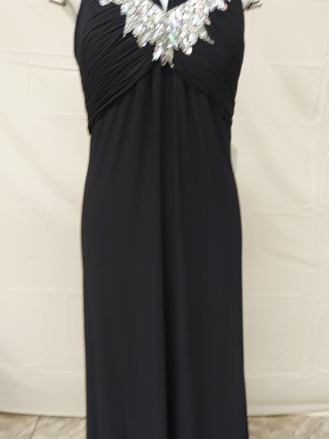Cassandra Stone Size18 Black Gembust Vneck _shoulder Straps_zipback Stretch