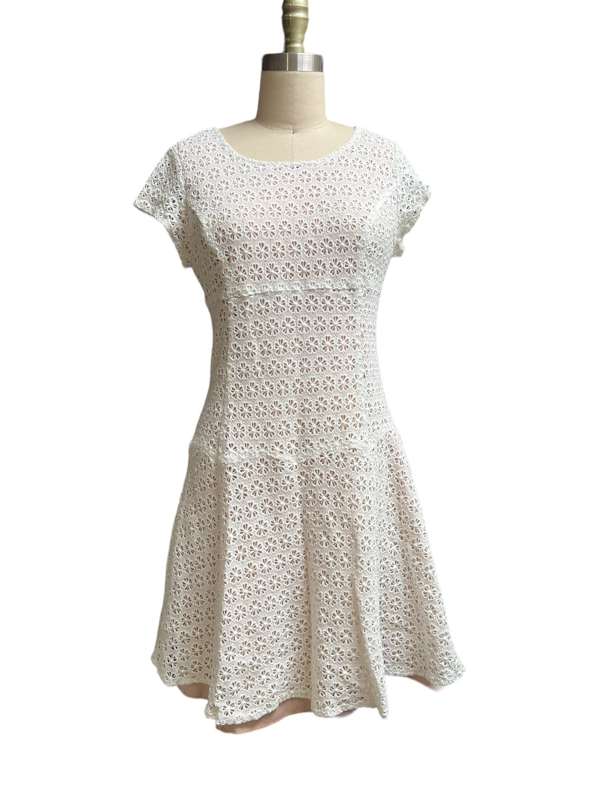 Nanette Lepore White Crochet Eyelet Lined A Line Sheath Dress Cap Sleeve Size 8