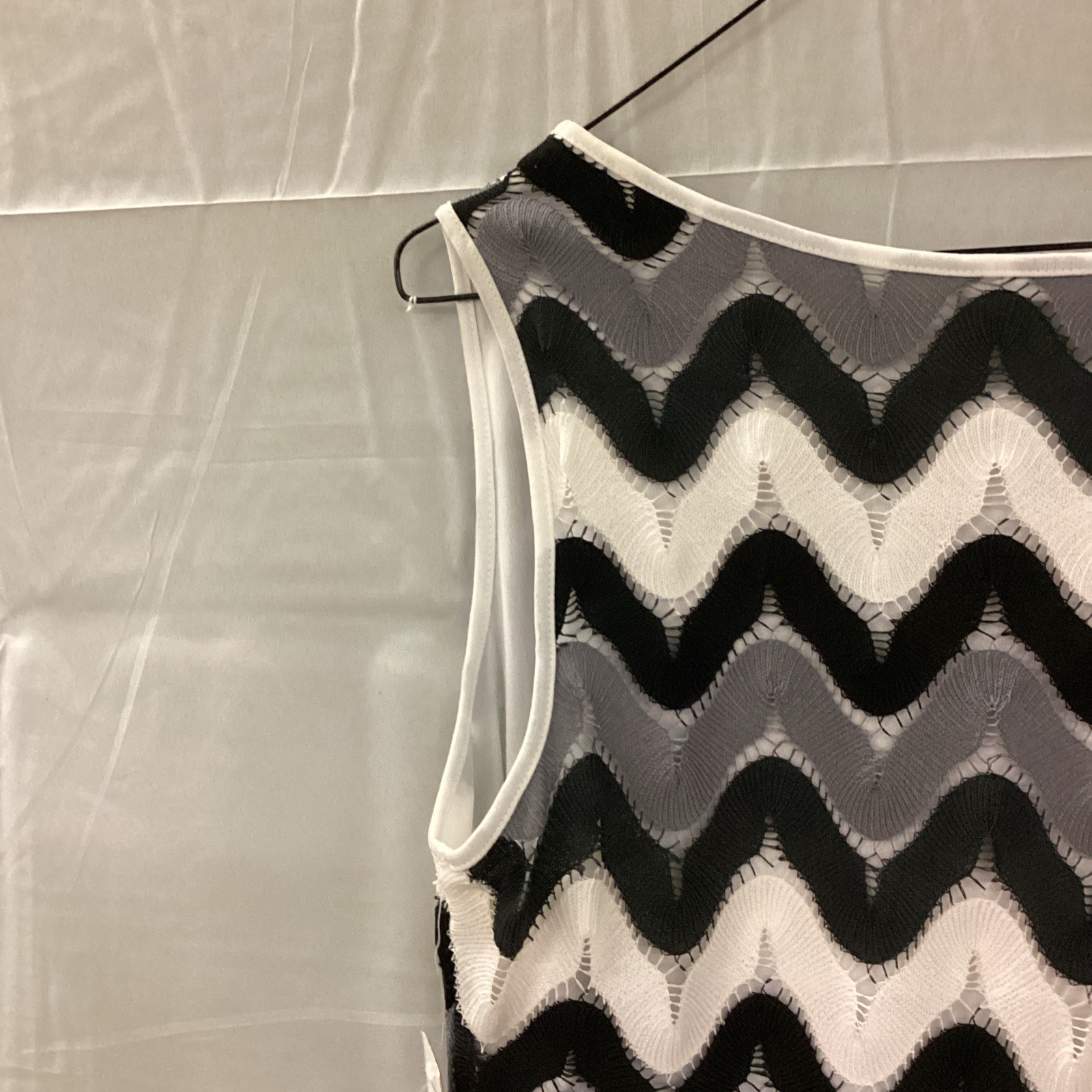 #103 Sharagano Lined Dress Gray Black White Size 10 Women’s