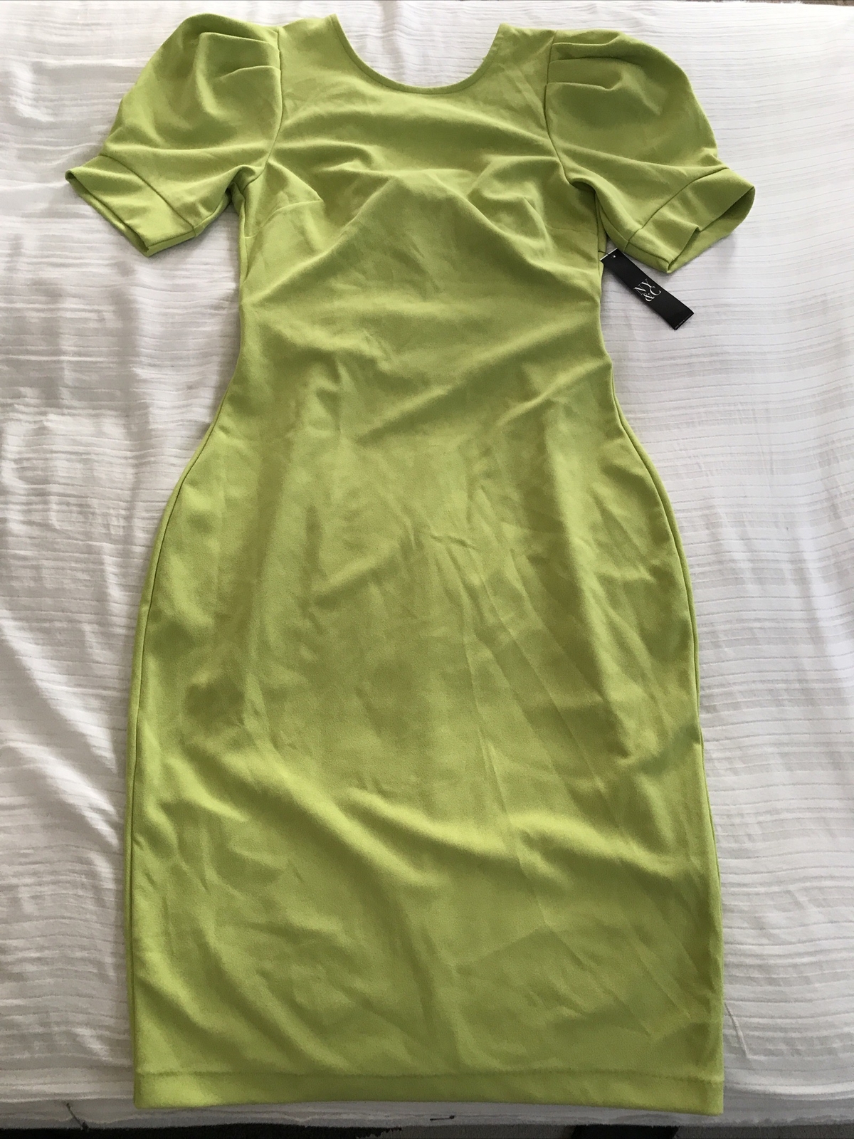 NWT NY & C NEW YORK Company Ladies SMALL stretch Lime Green Peekaboo Back Dress