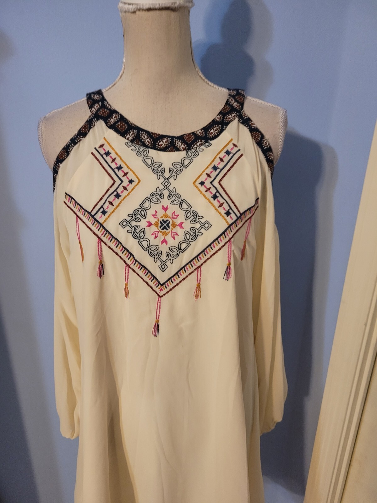 Flying Tomato Size Small Dress Womens Cream Long Sleeve Cold Shoulder
