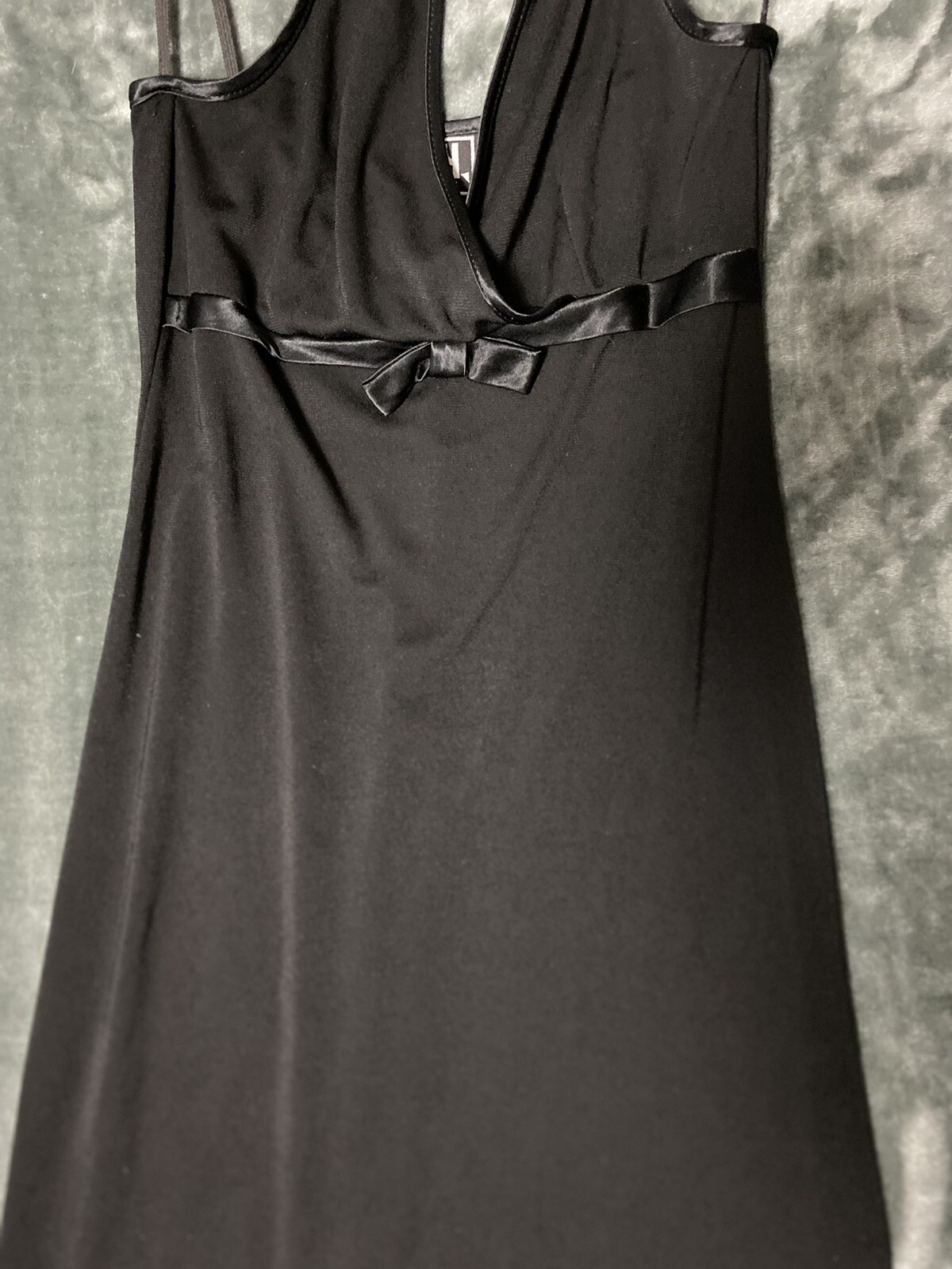 City Triangles Dess Size M Ties Around Neck Made In USA