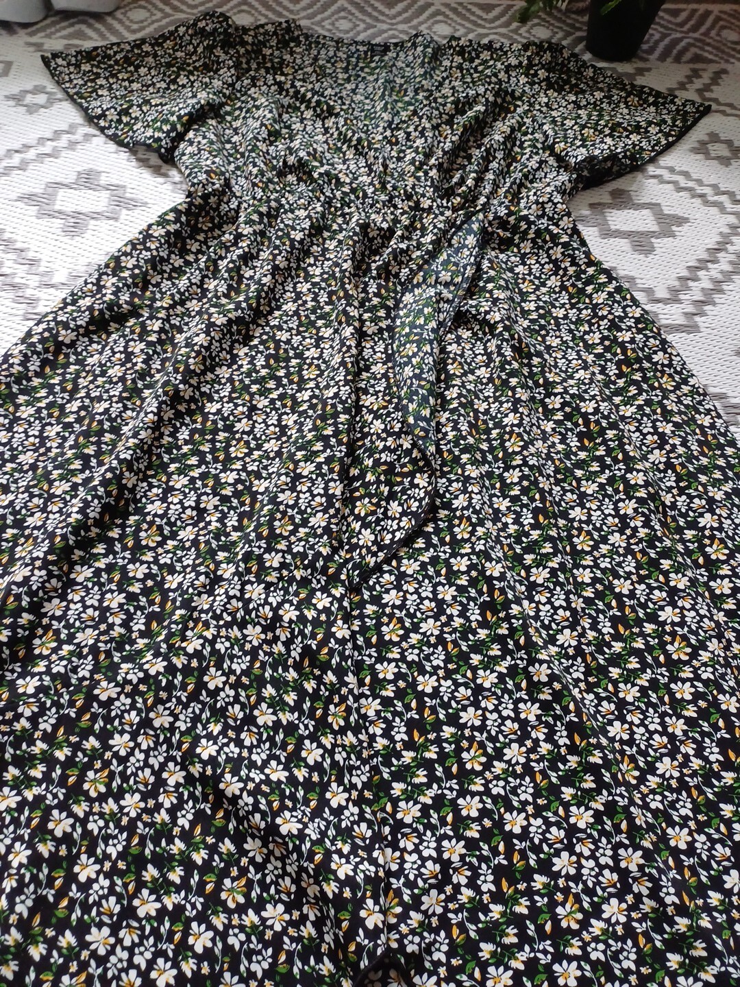 Pretty Ditsy Floral Ruffle Front Waterfall Floaty summer👗 Dress 0XL 16 18