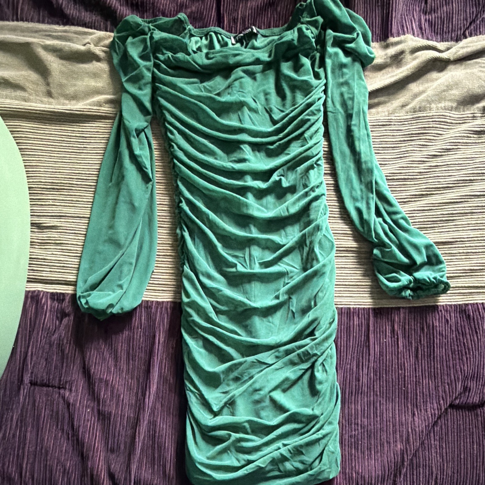 Fashion Women’s Green Solid Ruched Long Sleeve Short Dress, XS Regular