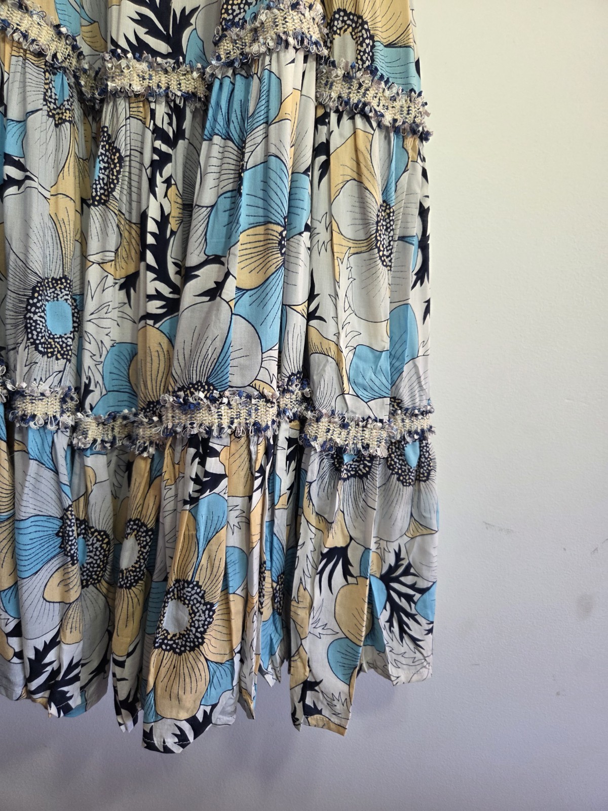 COCONINYA Size S/M Blue Beige White Floral Tiered Boho Rayon Midi Dress