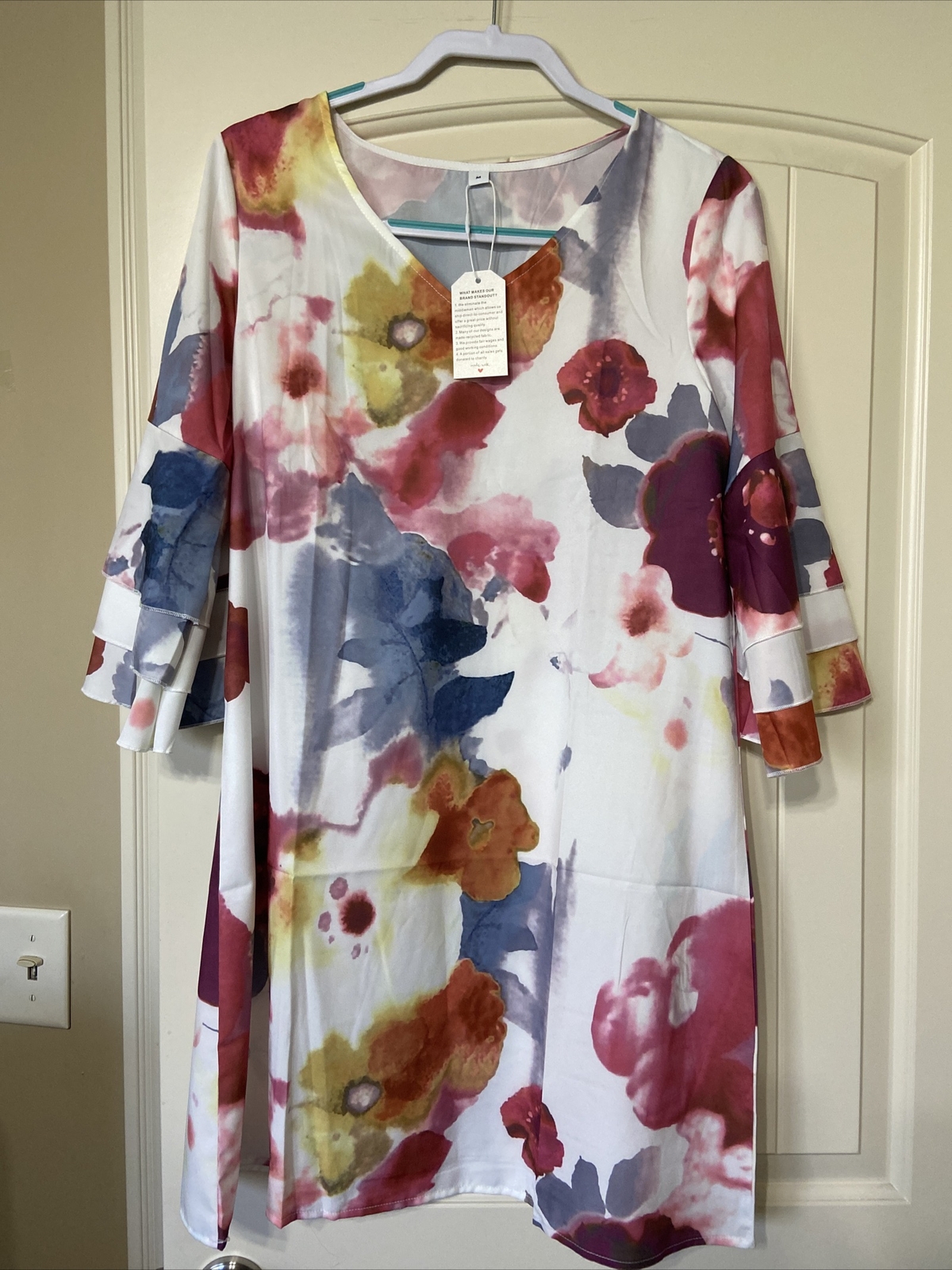 Women’s Fashion Temperament Fresh Printed V-Neck 3/4 Sleeves Mini Dress. Size M