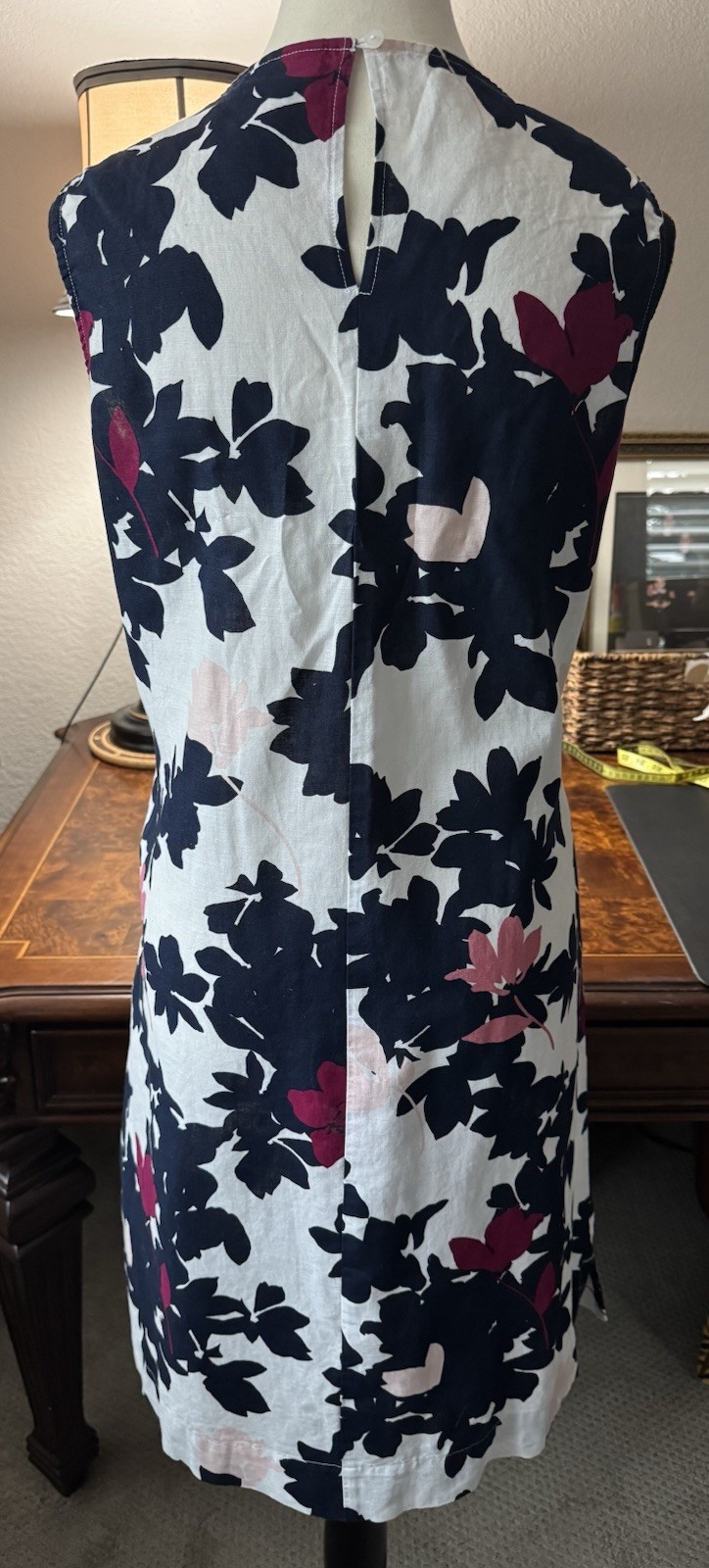 Liz Claiborne Linen Sheath ~ Bold Navy Floral ~ Size Medium ~ NWOT!