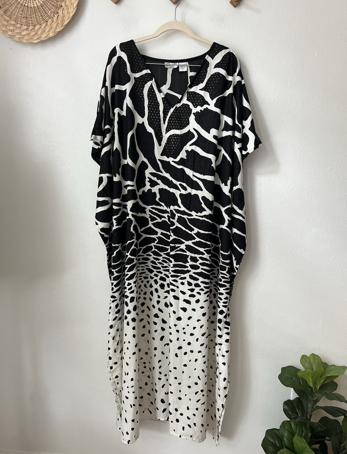 Sante Classics kaftan muumuu black white animal print studded OS
