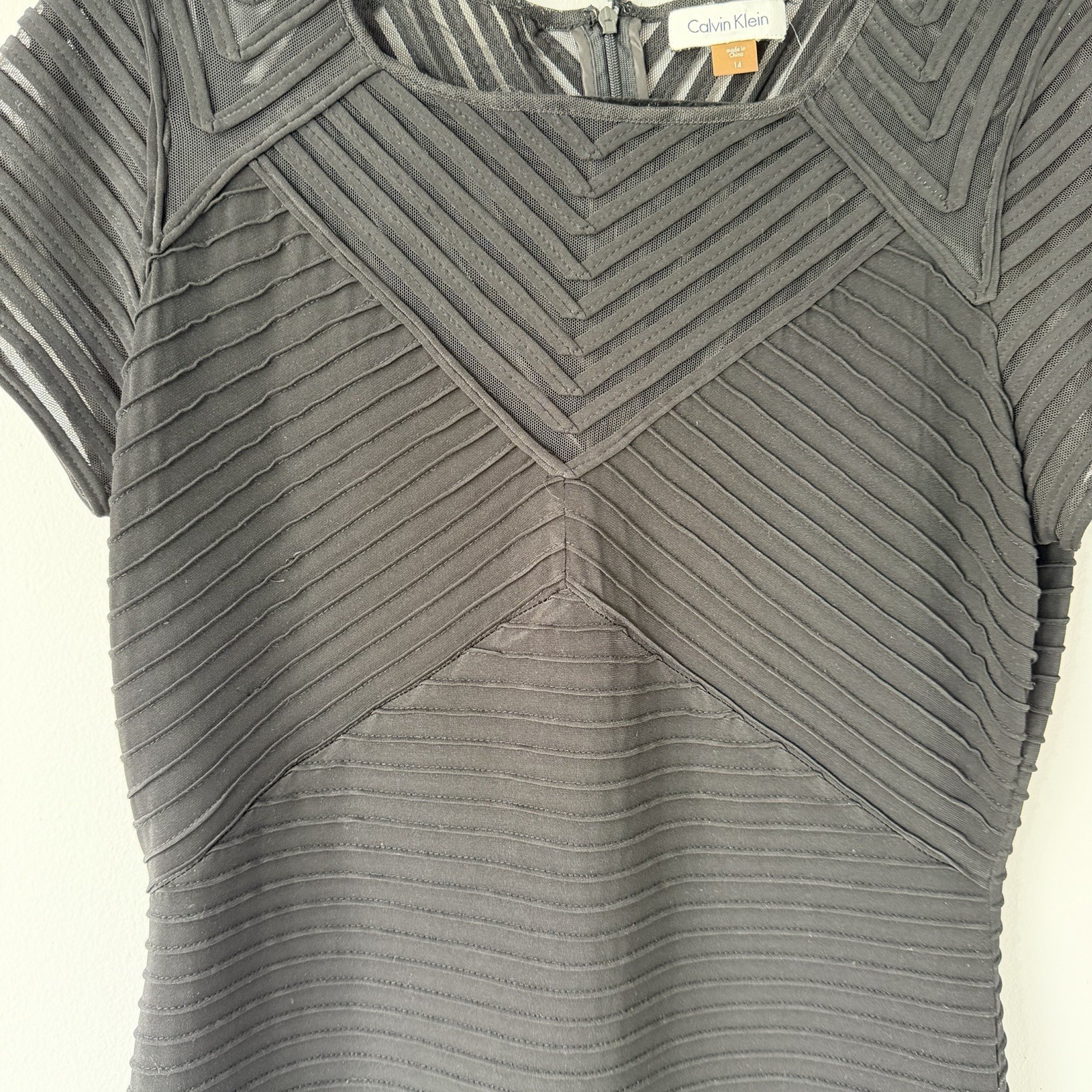 Calvin Klein Black Bodycon Dress Sheath Pleated Mesh Cap Sleeve Size 14 LBD