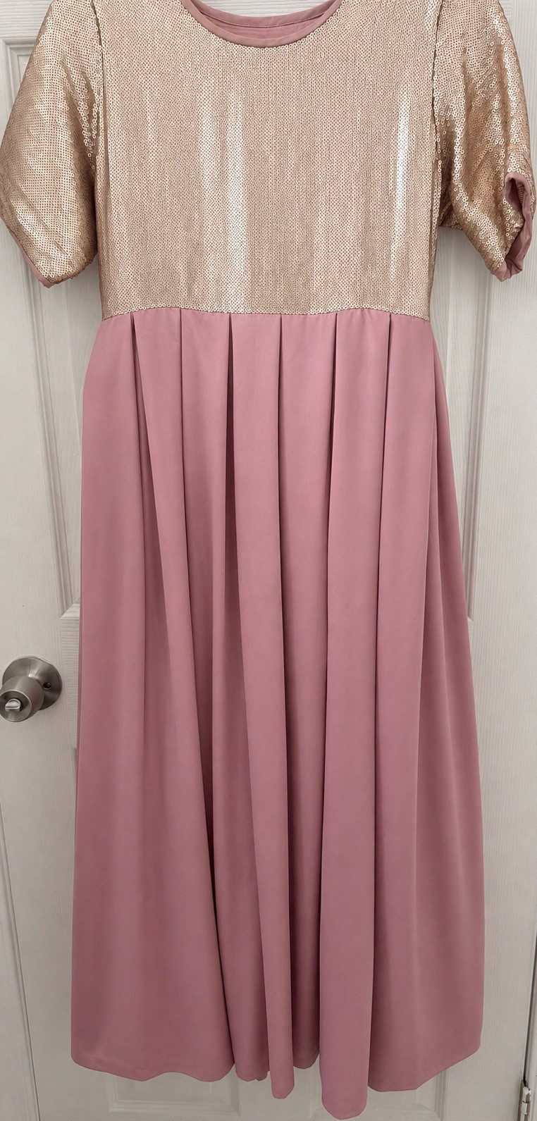 Girl xl. (14-16) long dress Golden sequined bodice silk maxi-dress with lining