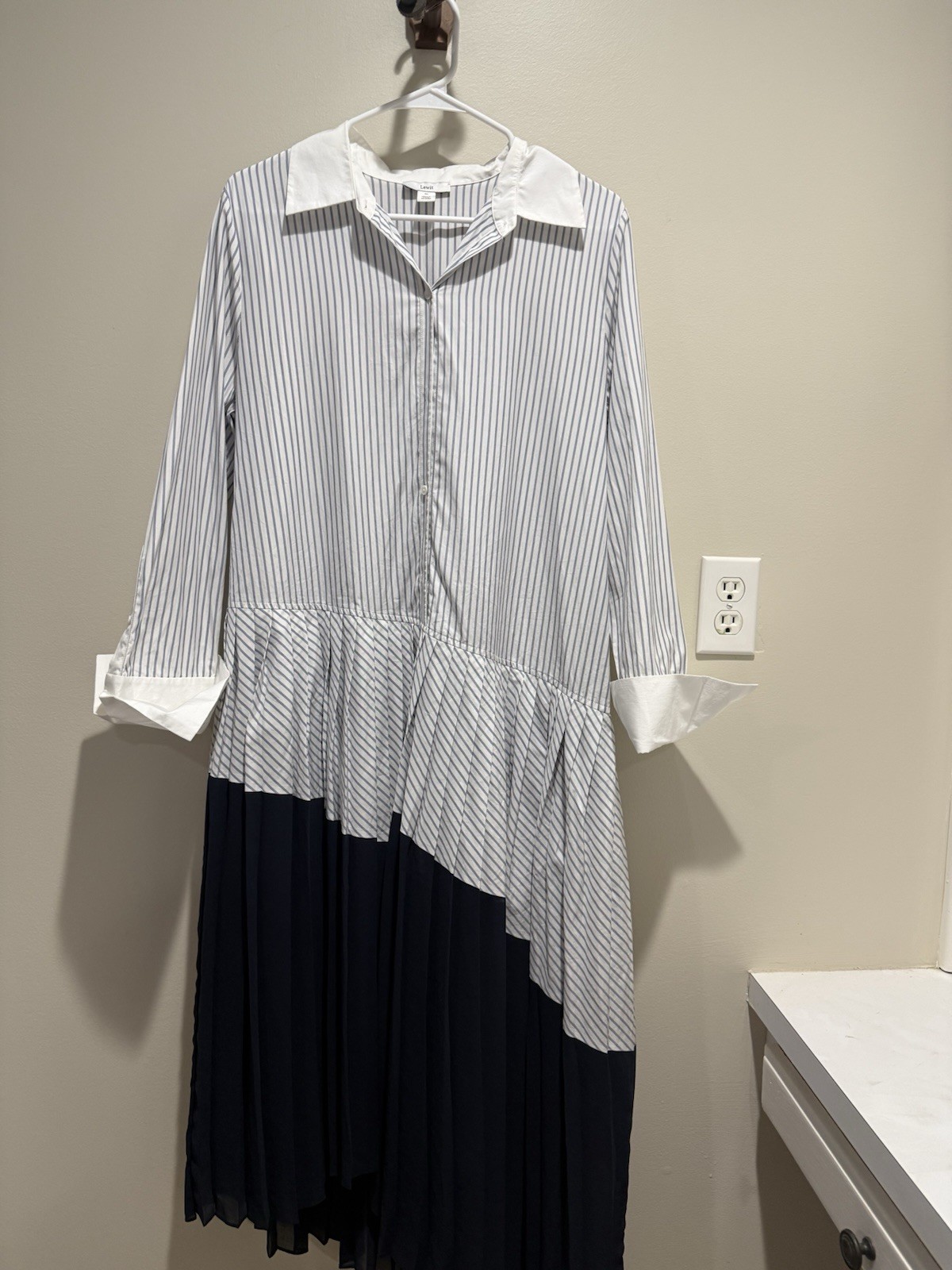NEW Lewit Women’s Dress 10 Asymmetrical Pleated Shirtdress White Navy Striped