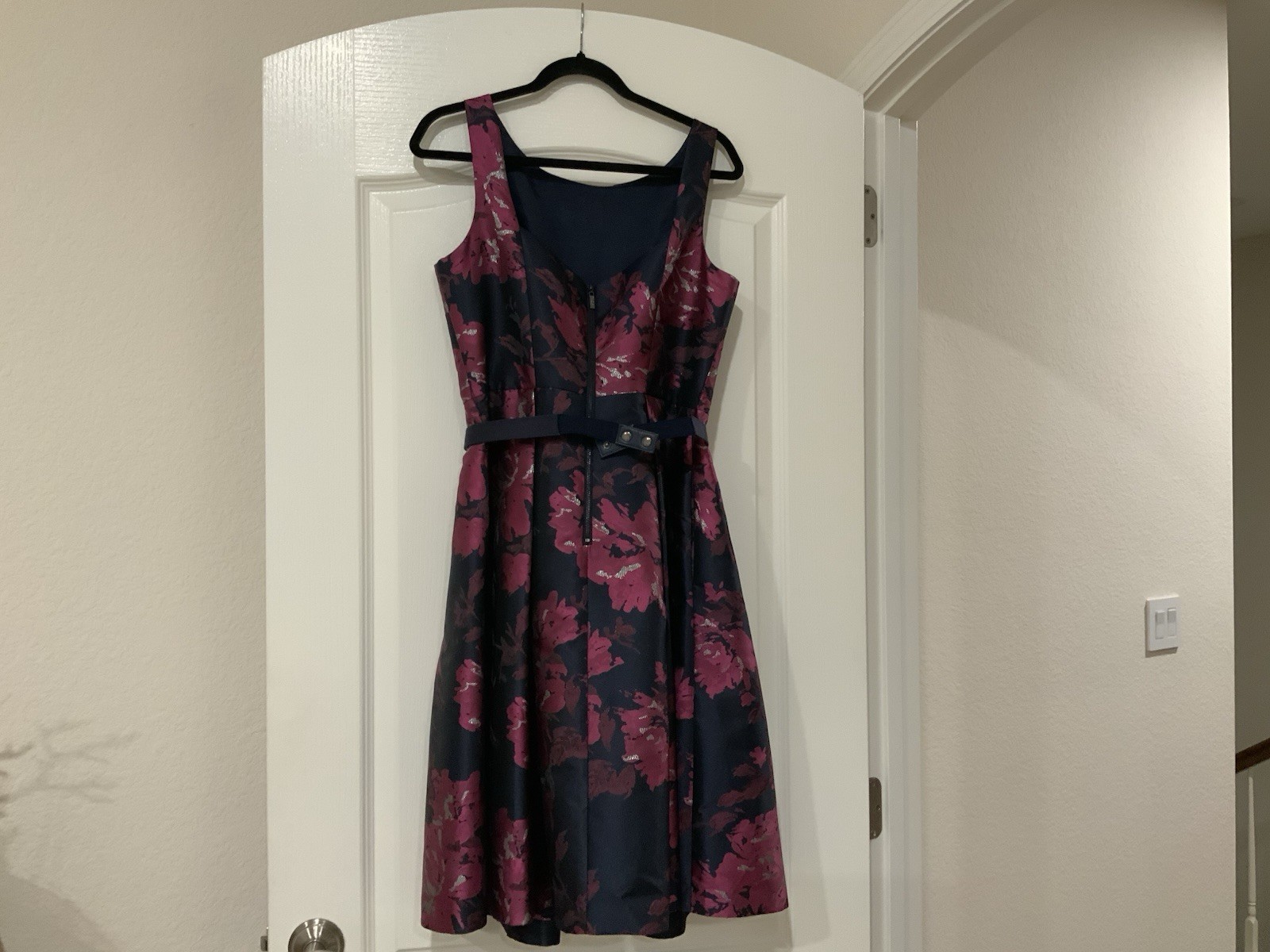 Eliza J Women’s Sleeveless Dress Size 10 Measures 40 Inches In Length