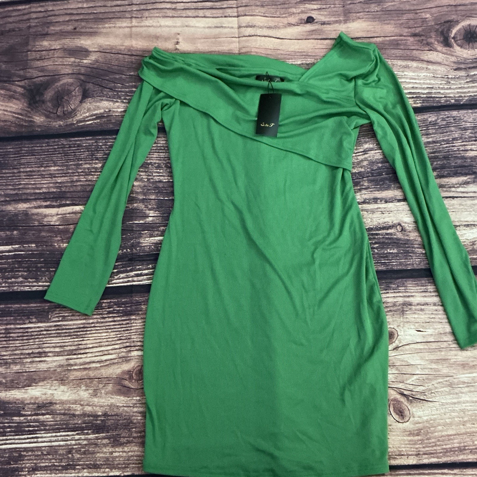 New Seta T Off Shoulder Bodycon Dress, Assymmetrical Neck, Long Sleeve, Green, M