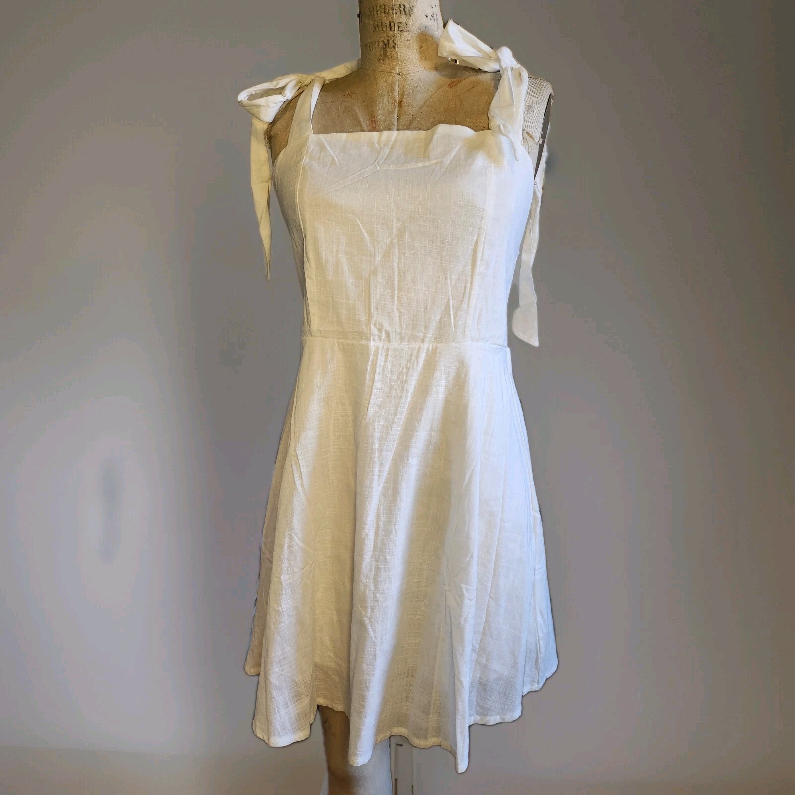 100% Cotton Linen Apron Dress Size 8 Fit & Flare White Straps Coquette Lined