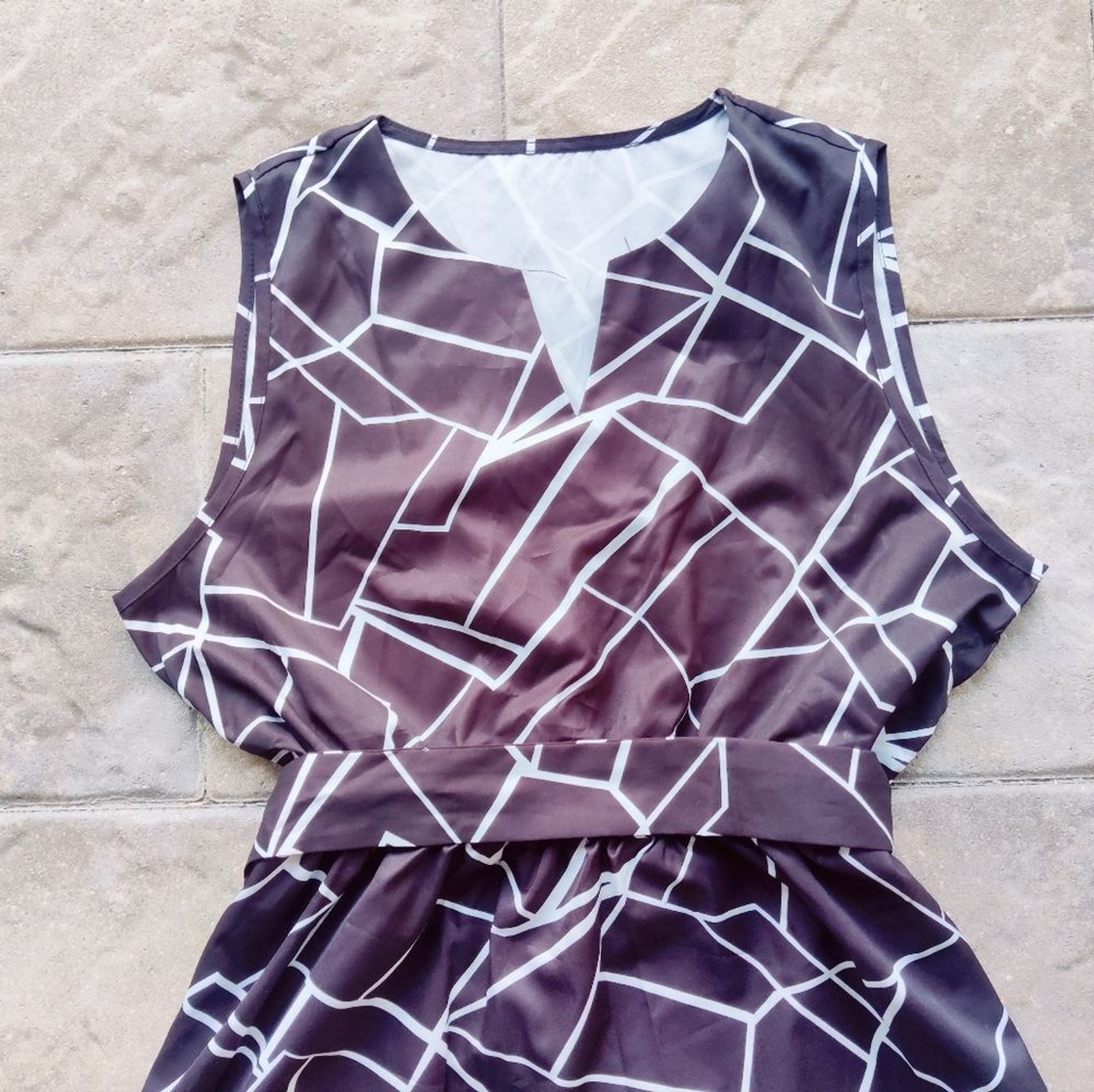Lightweight geometric pattern dress