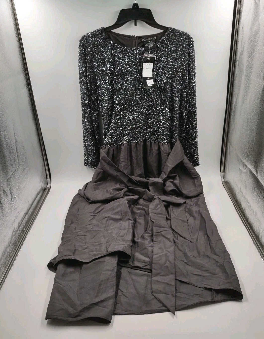 NEW Pisarro Nights Women’s Beaded Bodice Gown – Charcoal Grey – Size 10 (C3-C7)