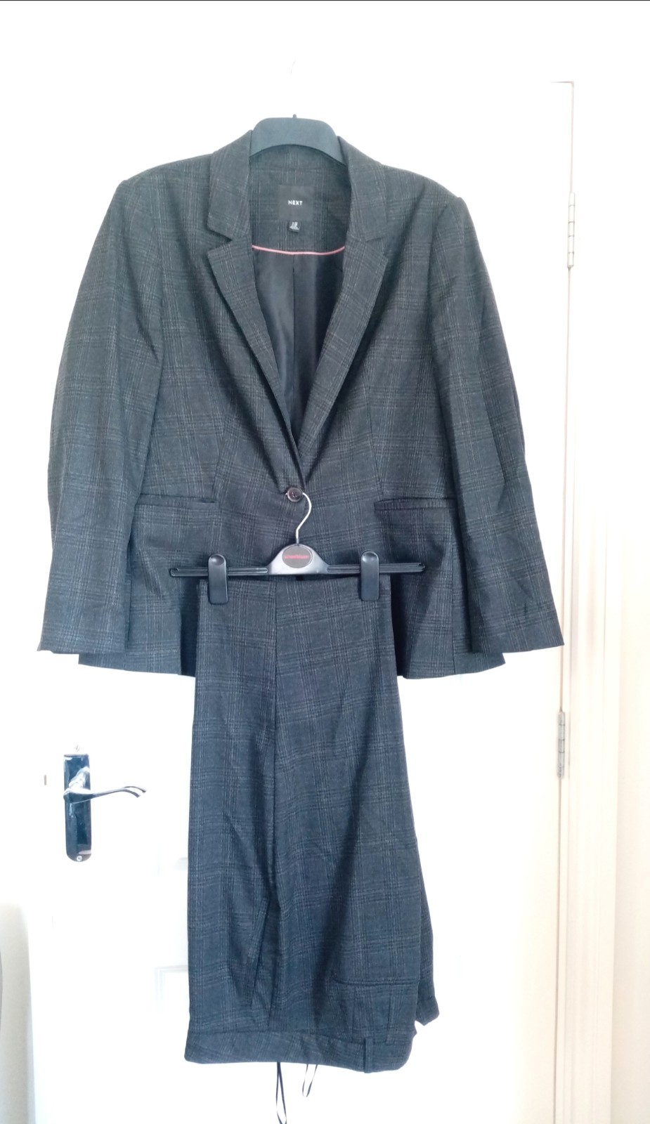 WOMEN NEXT 2 PIECE OFFICE TROUSERS SUIT JACKET. SIZE 20