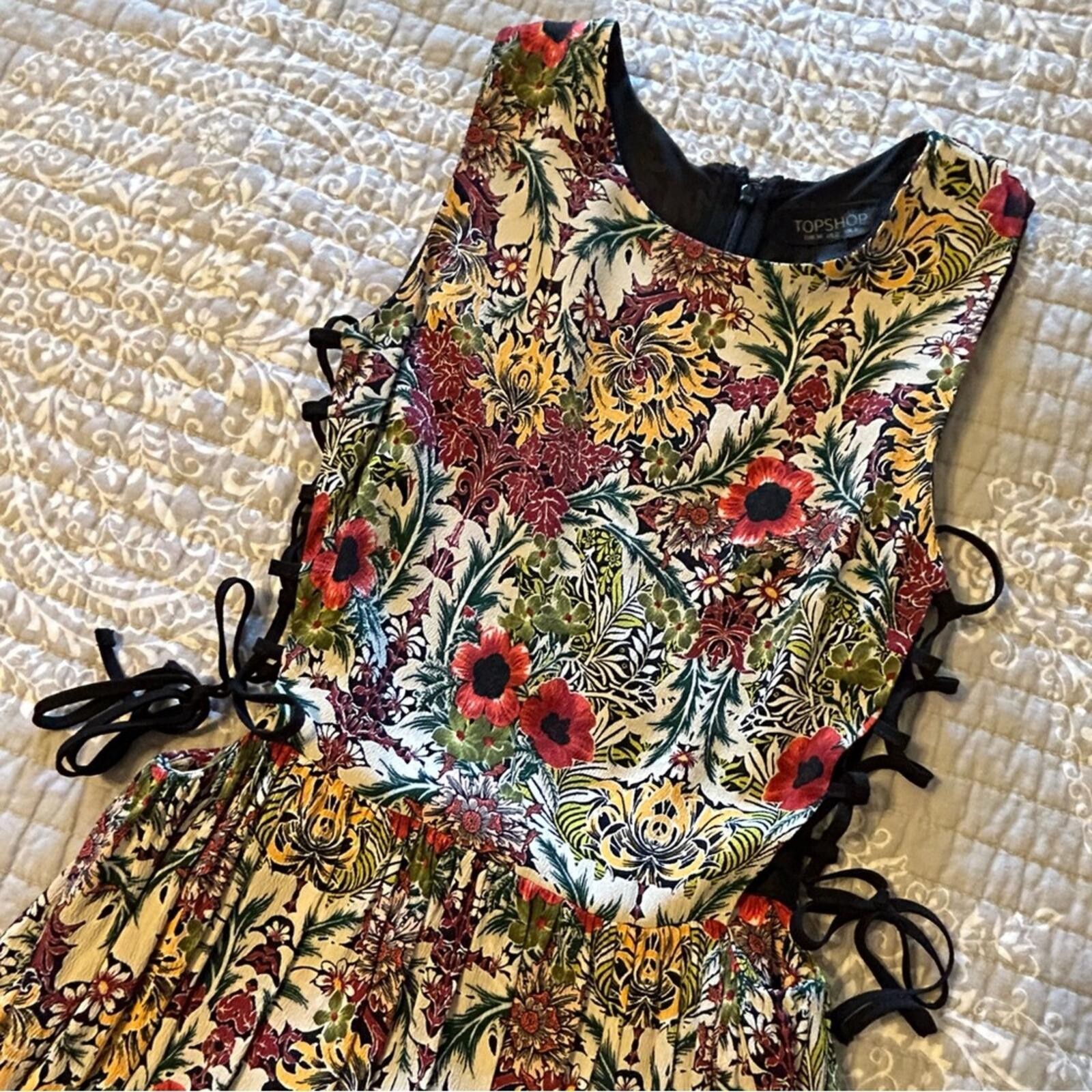 TOPSHOP Garden Floral Print Boho Peekaboo Sides Black Lace-Up Sleeveless Dress