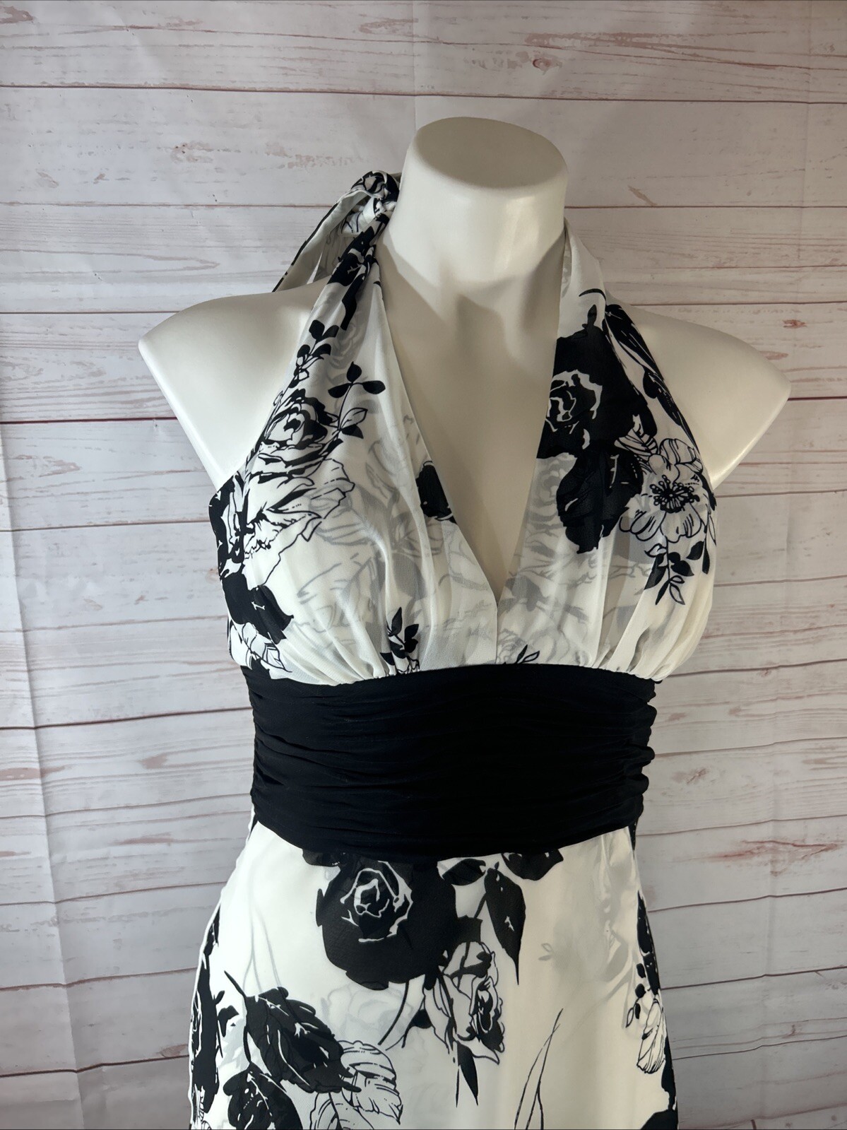 WHBM White Black Floral Print Halter A-line Dress Size 4 Lined Hidden back Zip
