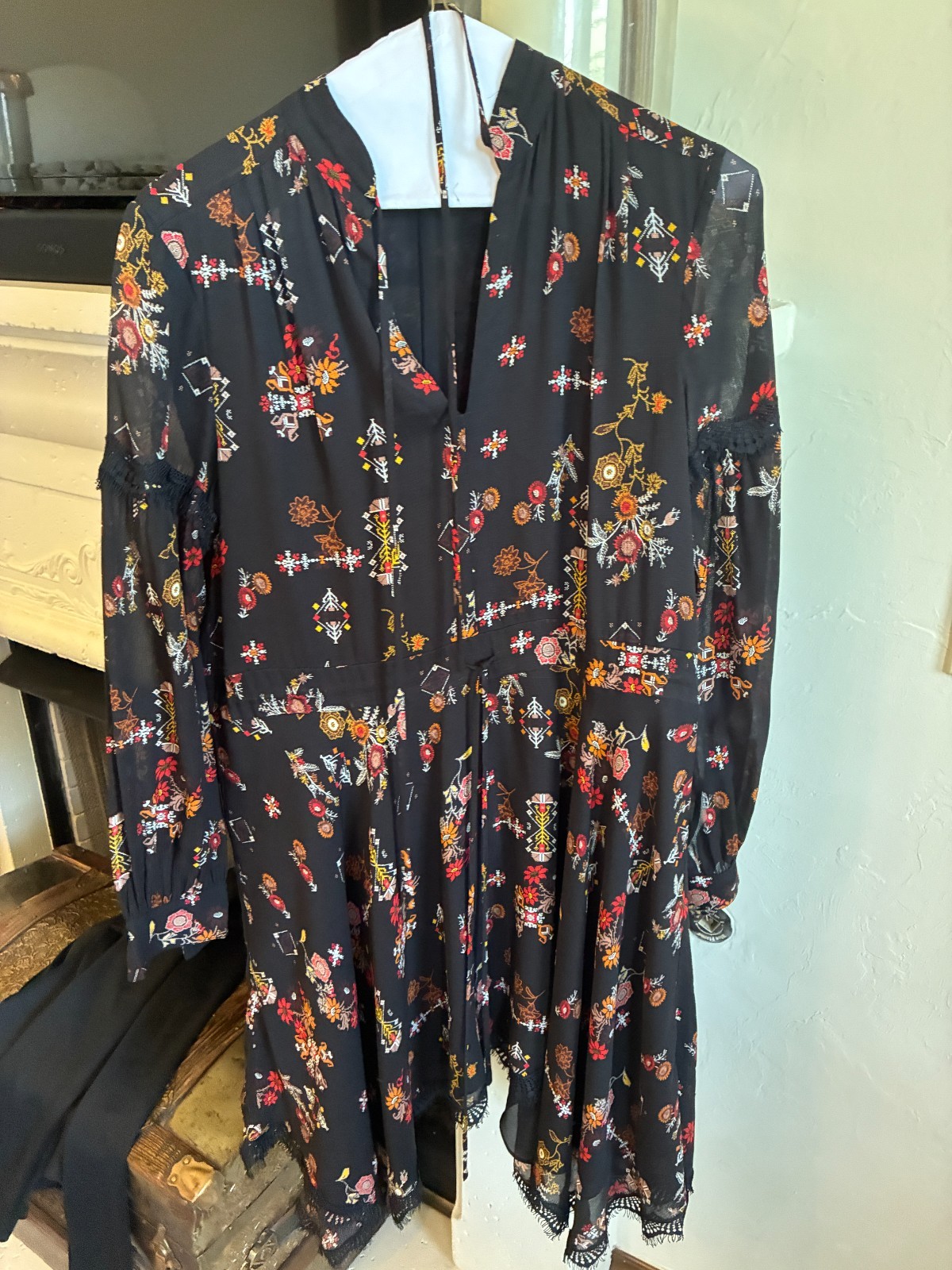 Derek Lam Black Floral Long Sleeve Mini Dress Boho Lace Trim V-Neck Size 4