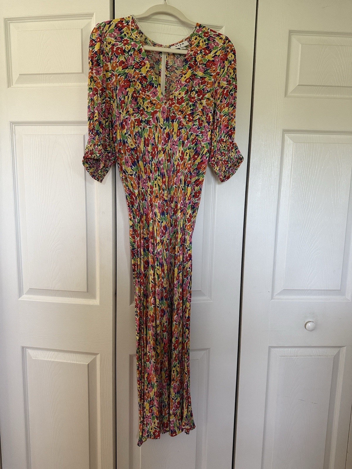 RIXO Women’s Multicolor Floral V-Neck Smocked Waist A-Line Midi Dress 10