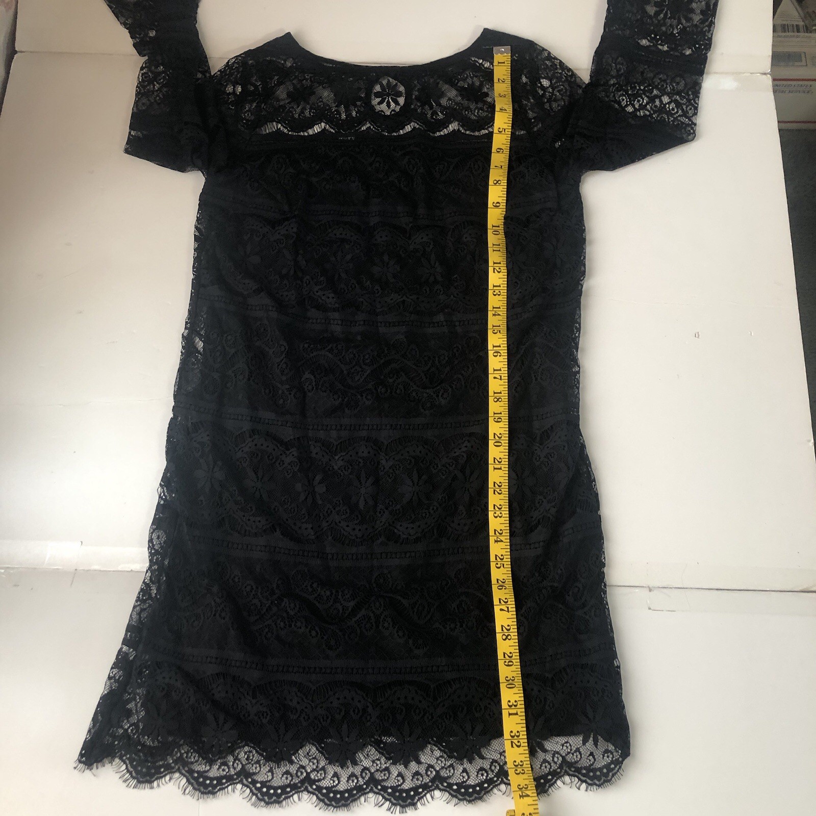 Max Studio Black Lace Dress Medium M 3/4 Sleeve Scalloped Eyelash Hem Shift⁠
