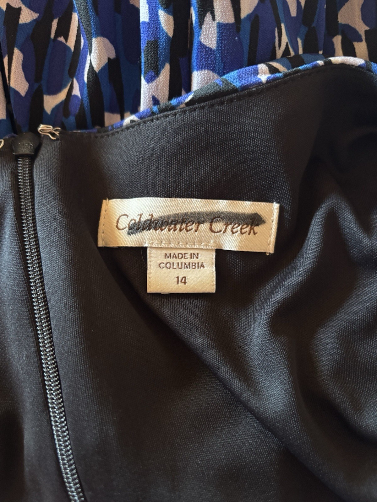 Coldwater Creek 14 Blue Print Polyester Knit Sleeveless Knee-length V-neck Dress