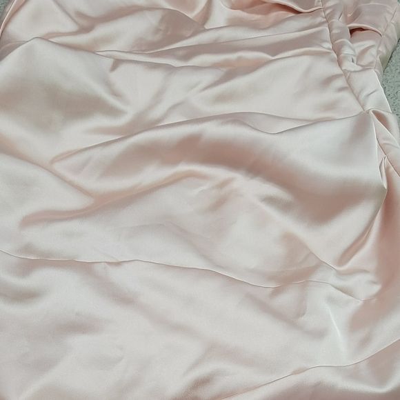 David’s Bridal Short Sleeve Petal Stretch Satin Knee Length Dress Sizes 12 & 14