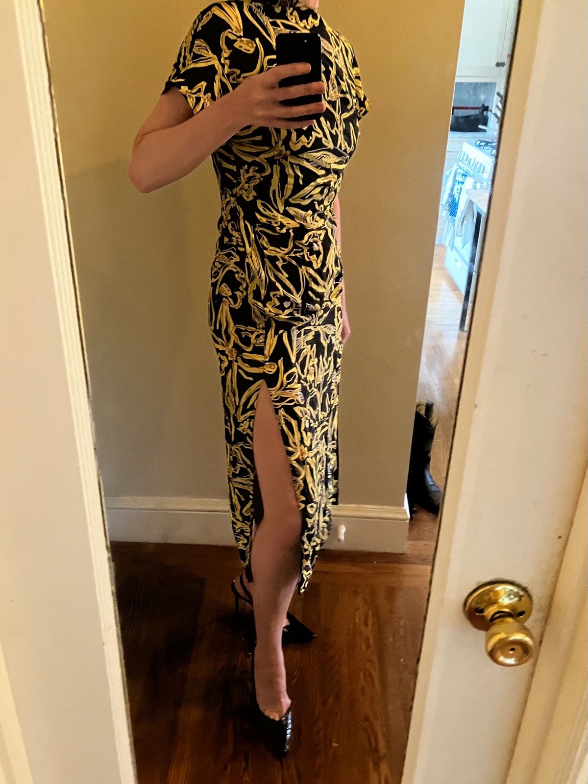 Diane Von Furstenberg Black and Yellow 100% Silk Dress