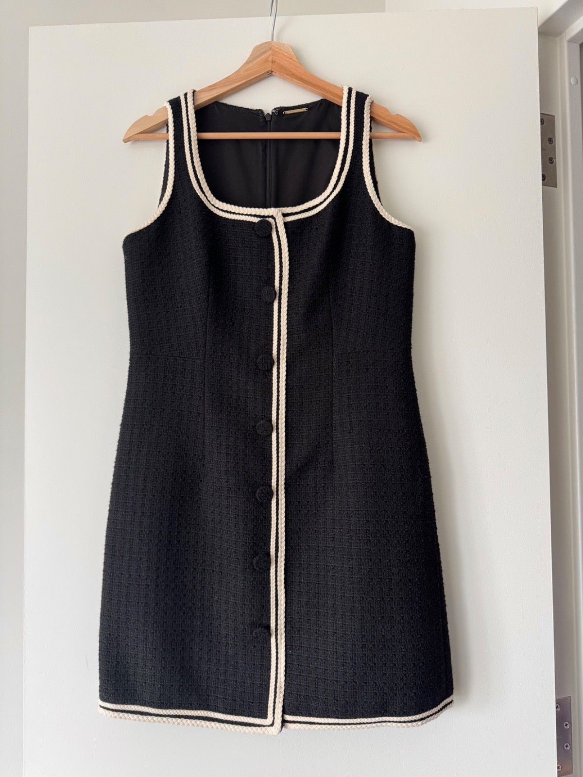 Elie Tahari Tweed Sleeveless Black Dress US Size Small in Excellent condition