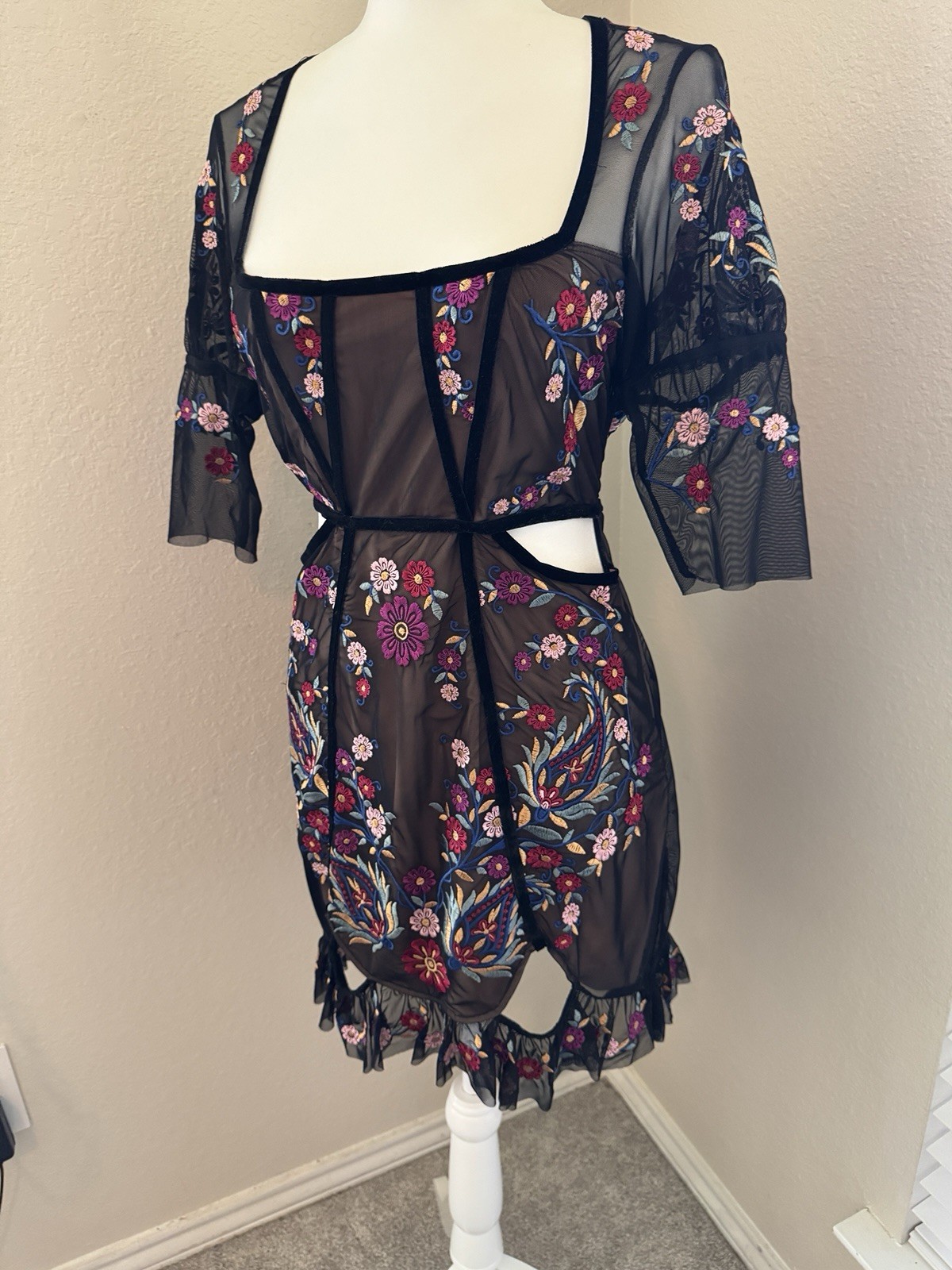 NWT For Love & and Lemons Ester Mini Dress Black Mesh Embroidered Medium Floral