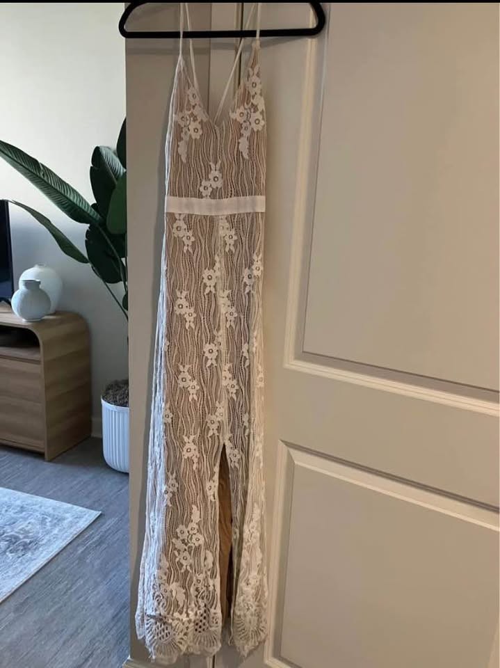 WAYF White & Beige Lace Maxi Dress (S)
