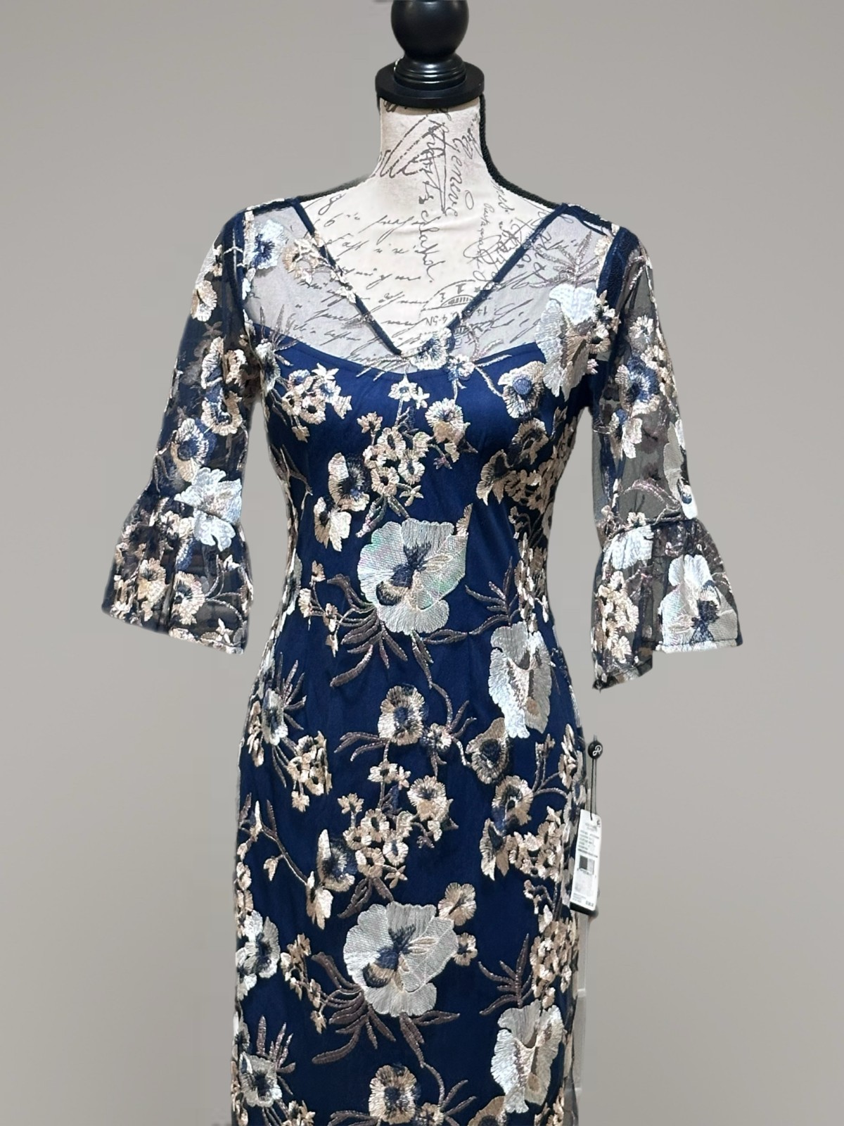 Adrianna Papell Navy Embroidered Bell Sleeve Sheath Gown NWT Sz. 4