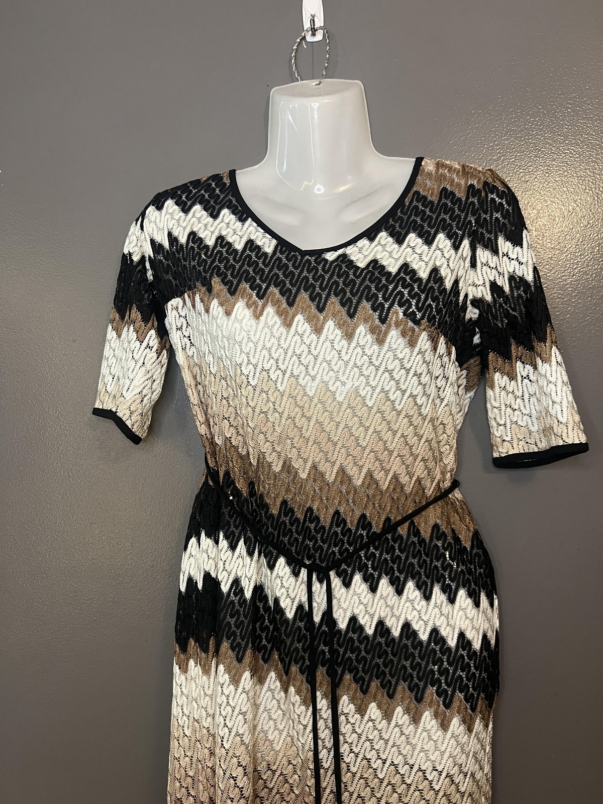Dressbarn Dress Womens 4 Black Brown White Chevron Knit Belted Short Sleeve