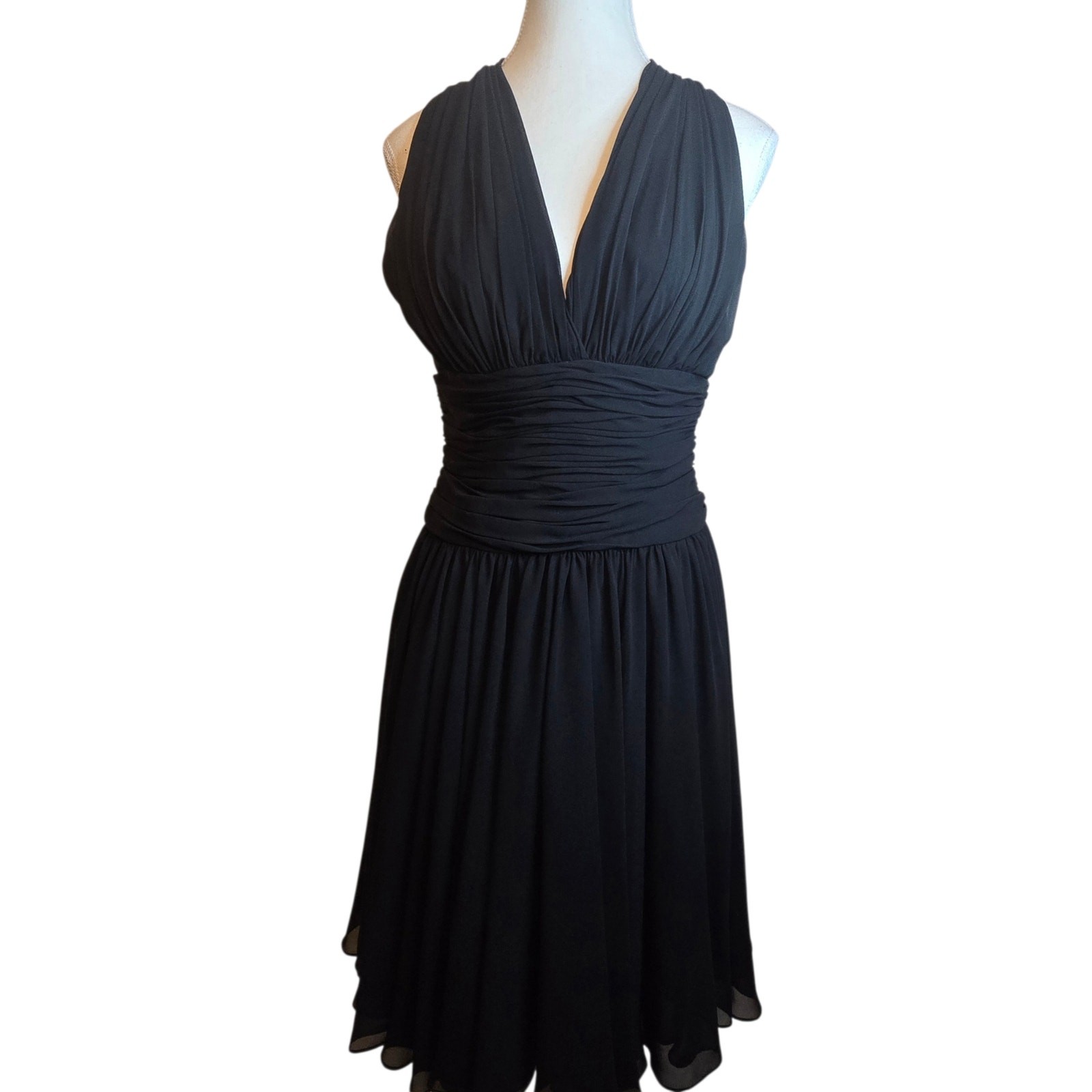 Vintage A.J Bari Black Sleeveless Halter Dress Midi Sz 4 V Neck Timeless Formal
