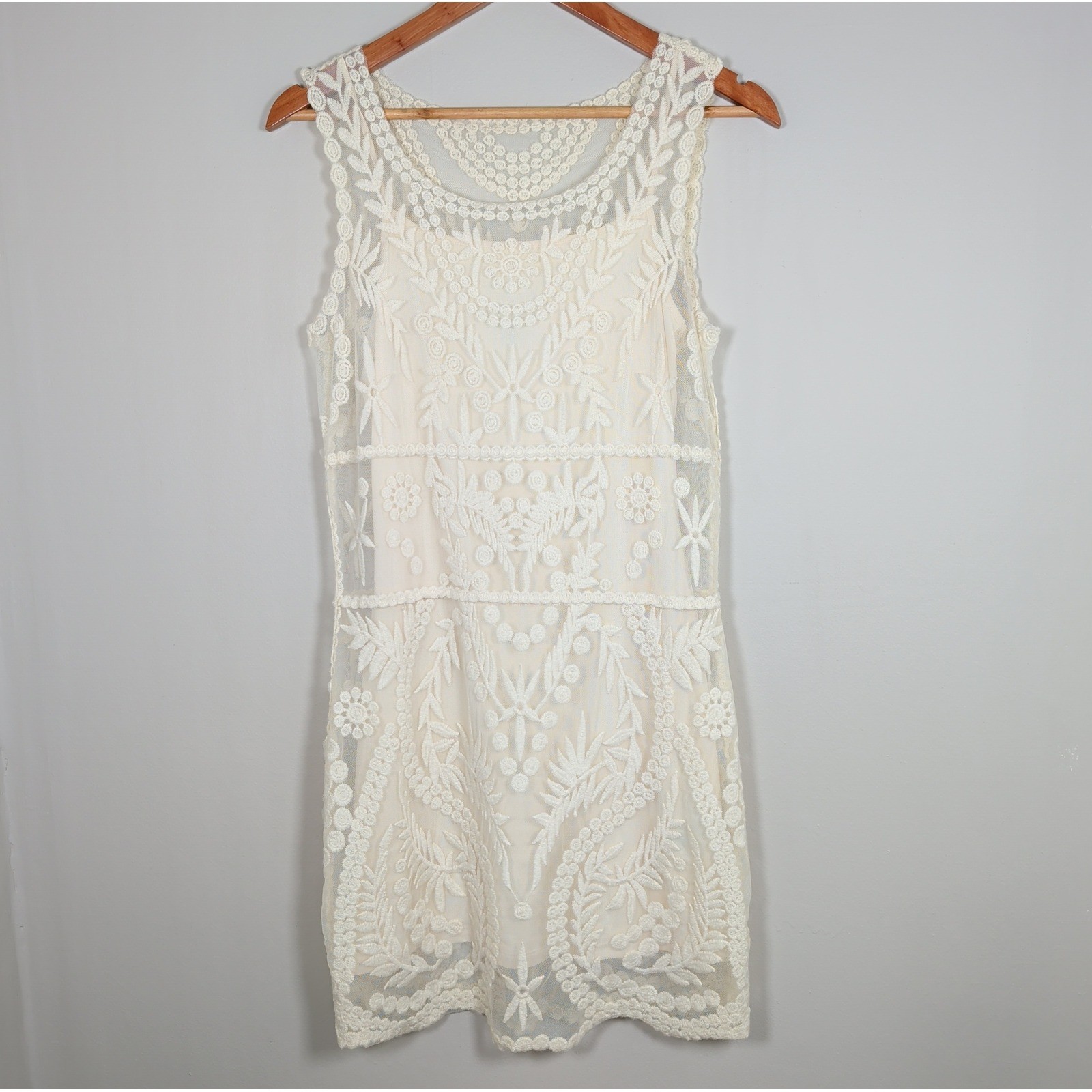 Express Ivory Lace Overlay Sleeveless Embroidered Scalloped Hem Dress Small Boho