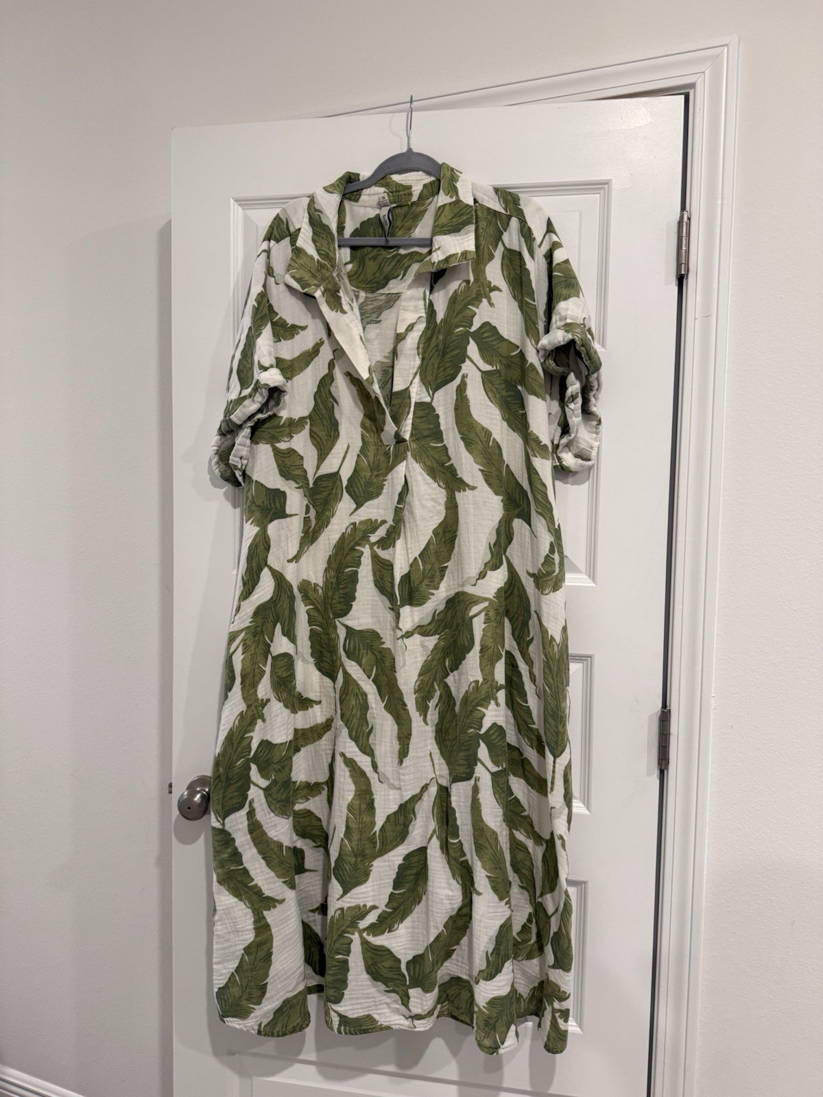 3XL Belle Isle by Torrid Plus Size Leaf Tropical Collared Midi Pockets