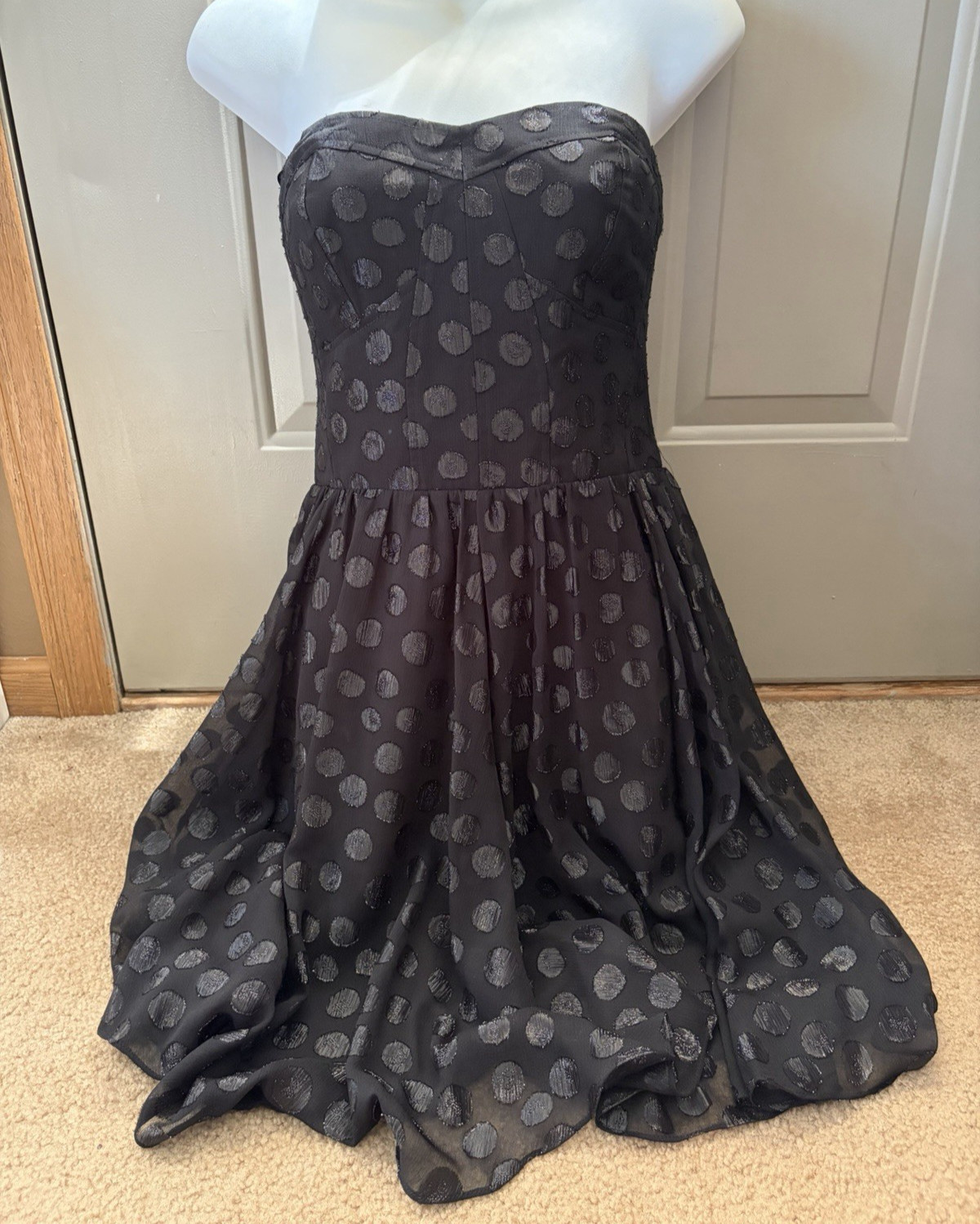 Guess Los Angeles Women’s Size 8 Black Strapless Party Dress Zip Down Back GREAT