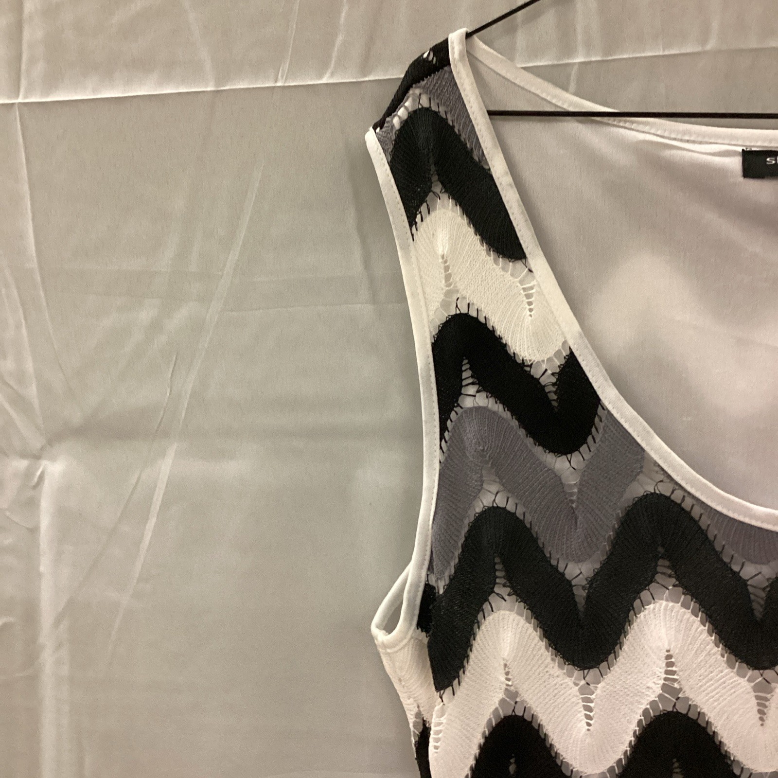 #103 Sharagano Lined Dress Gray Black White Size 10 Women’s
