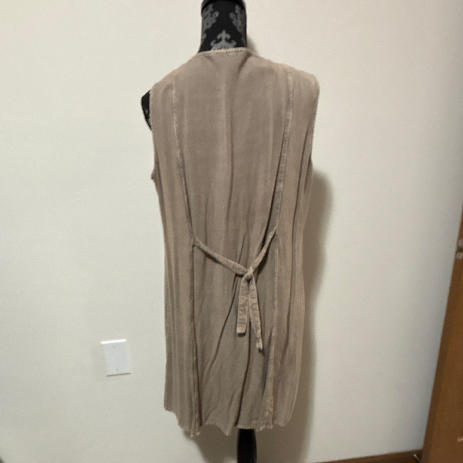 My Choice 1X Rayon Shift Dress Sleeveless Floral Beige Knee Square Neck