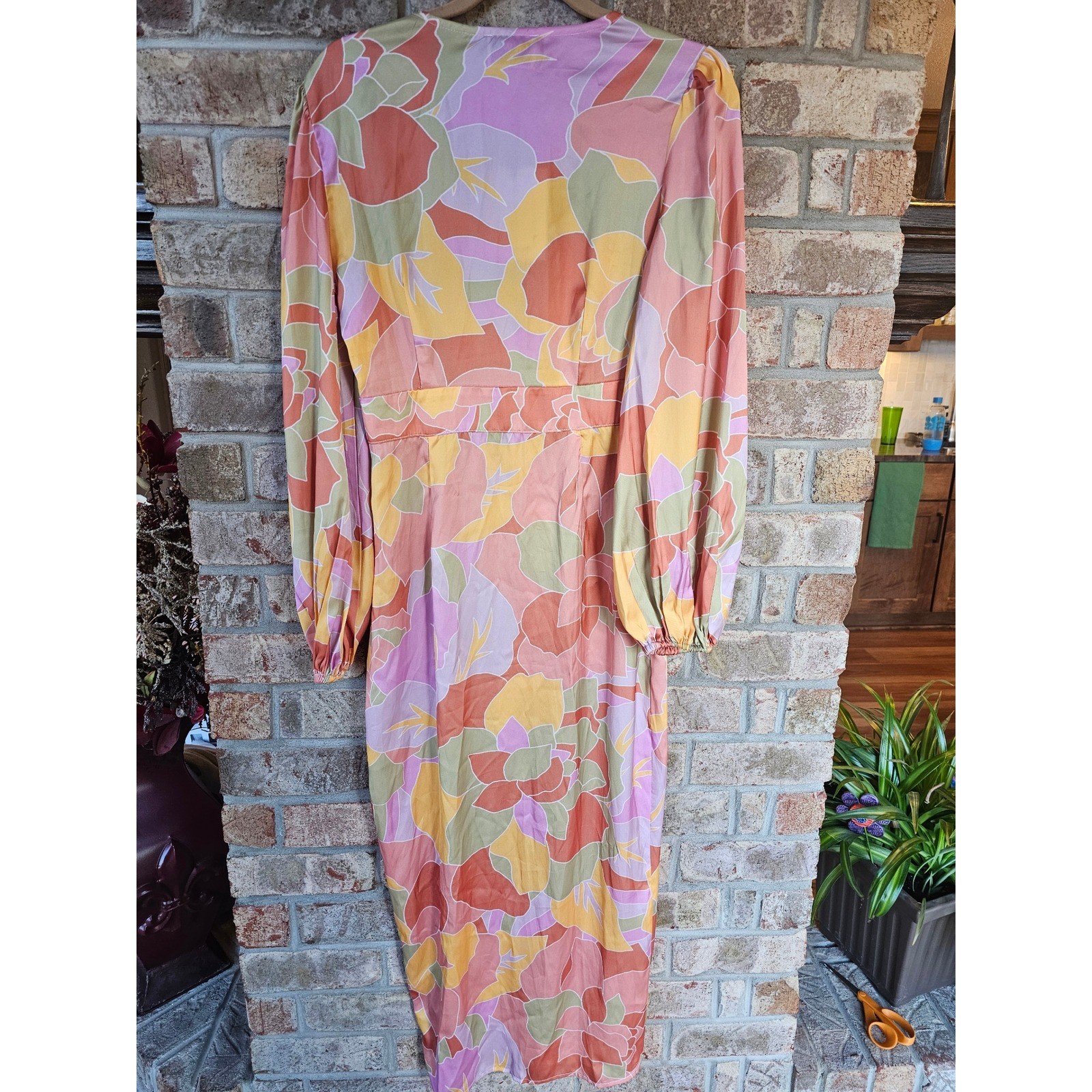 RNWY Sage Mindy Rapture Dress Multi Floral Print V Neck Button Front Medium new