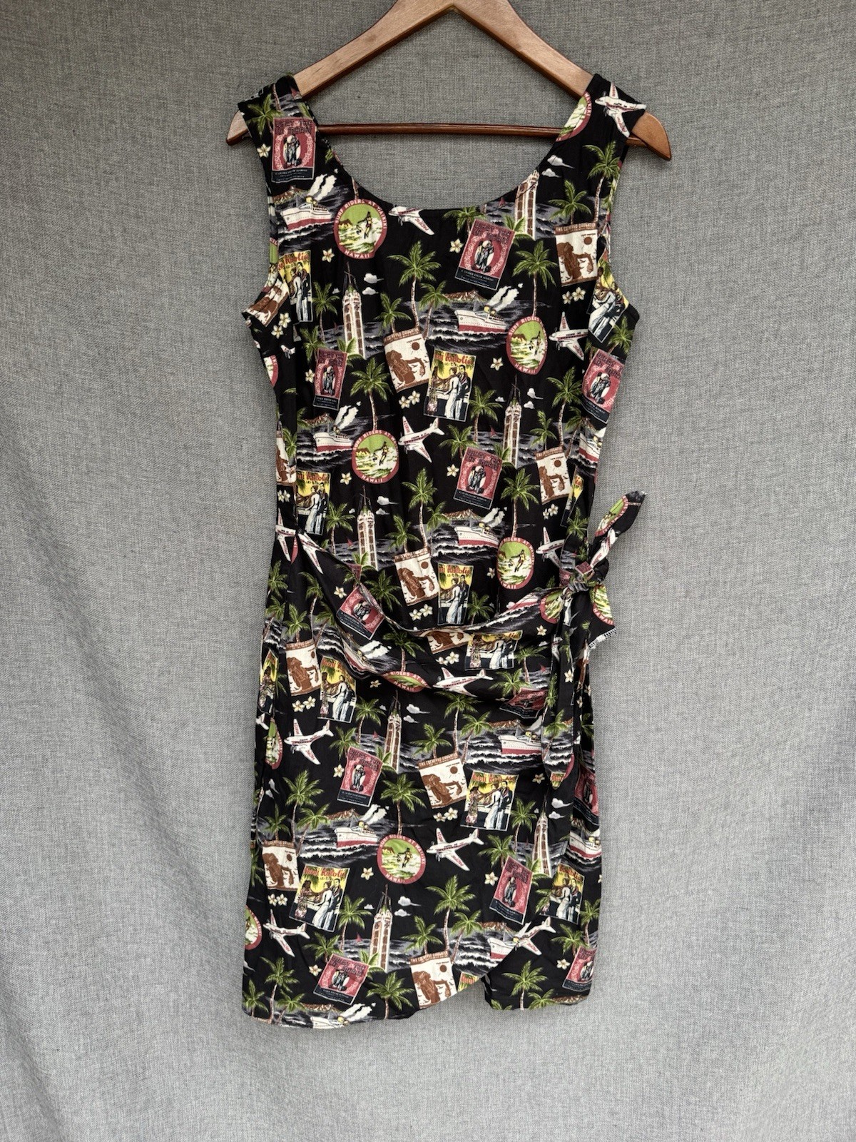 VTG Hilo Hattie Hawaiian Wrap Dress Sz XS Black 90s Retro Ships Plane Lei AOP