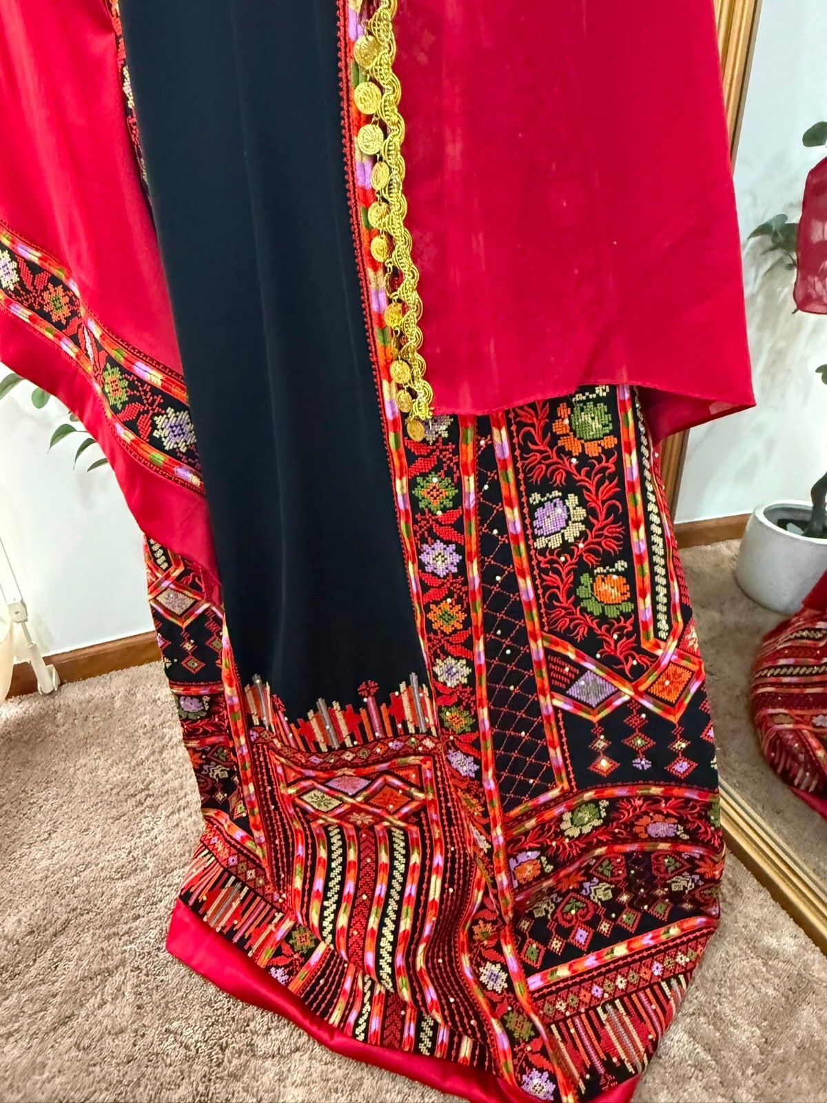 Red Henna Thobe