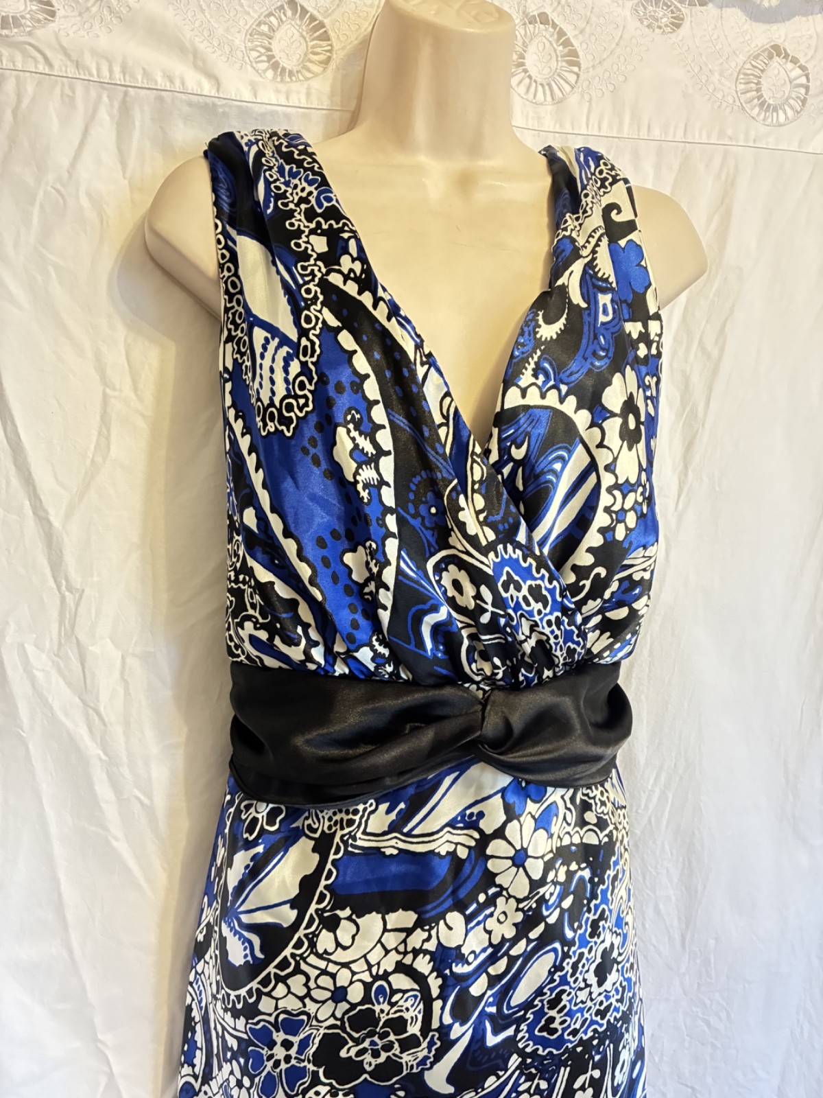 Dressbarn Satin Floral Dress Size- 16 Fully Lined Adjustable Waist Tie NICE !
