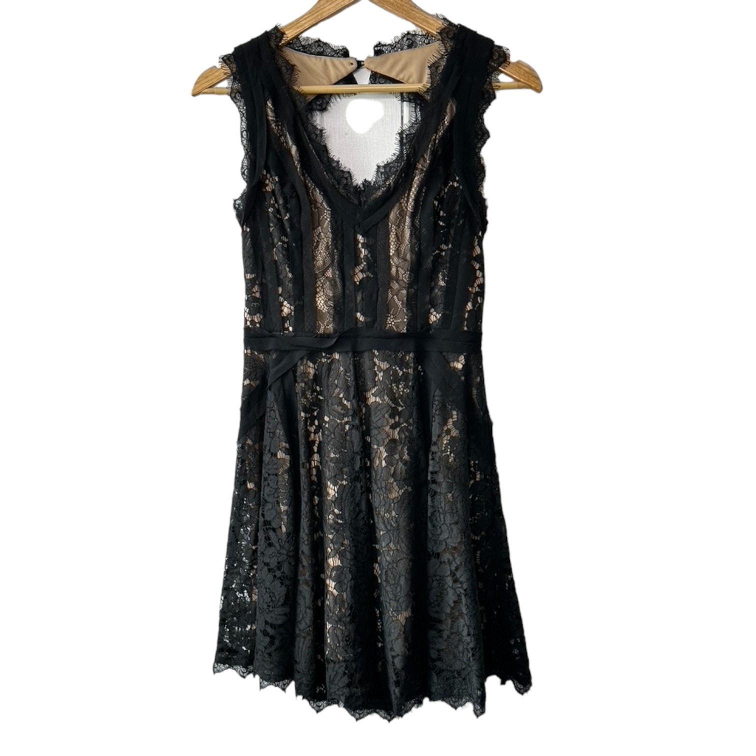 HEARTLOOM Sera Black and Nude Lace Sleeveless Dress Women’s Size Small